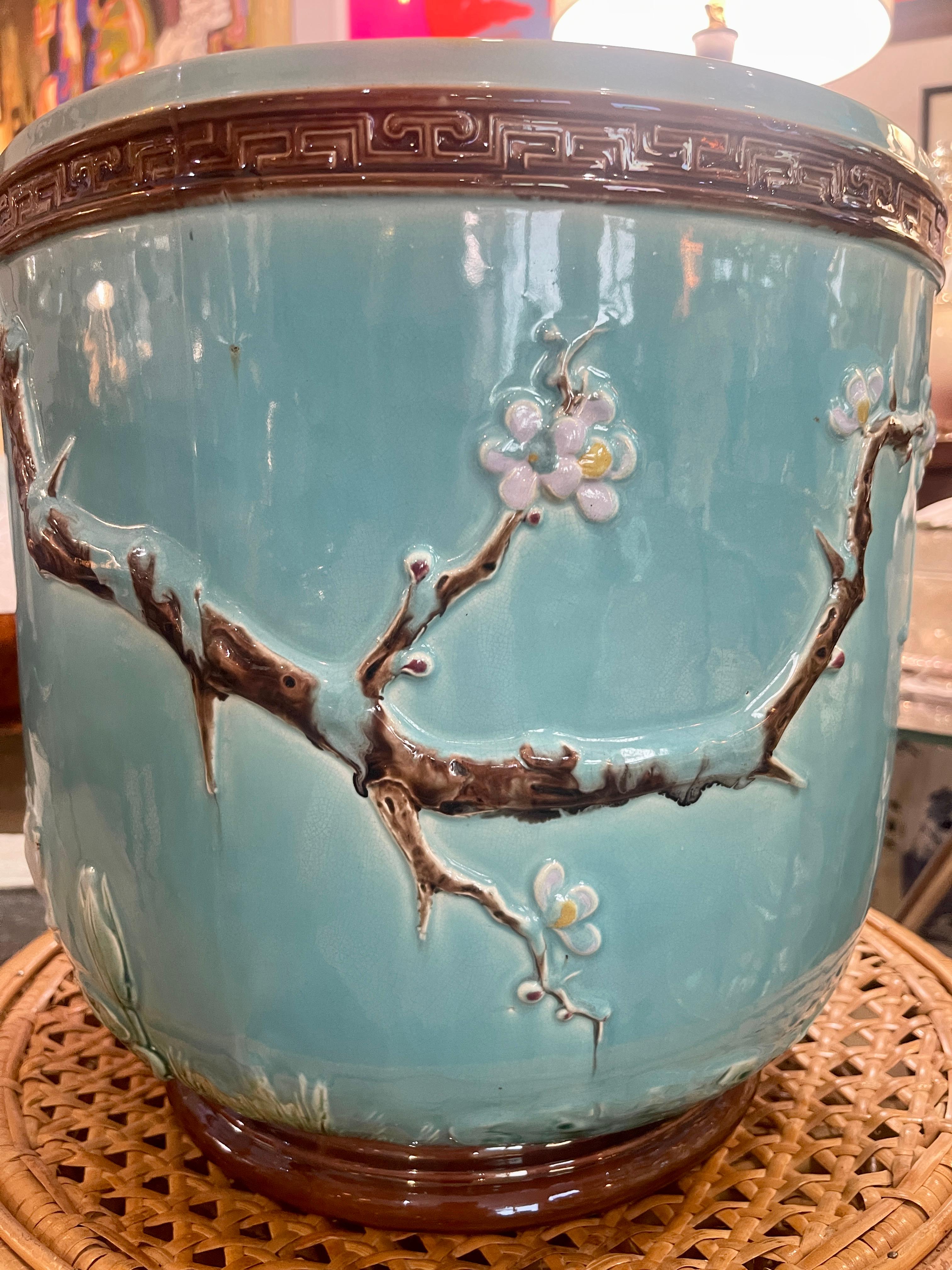 Majolica Fish Jardiniere, Attr. To Joseph Holdcroft C. 1870s In Good Condition In West Palm Beach, FL