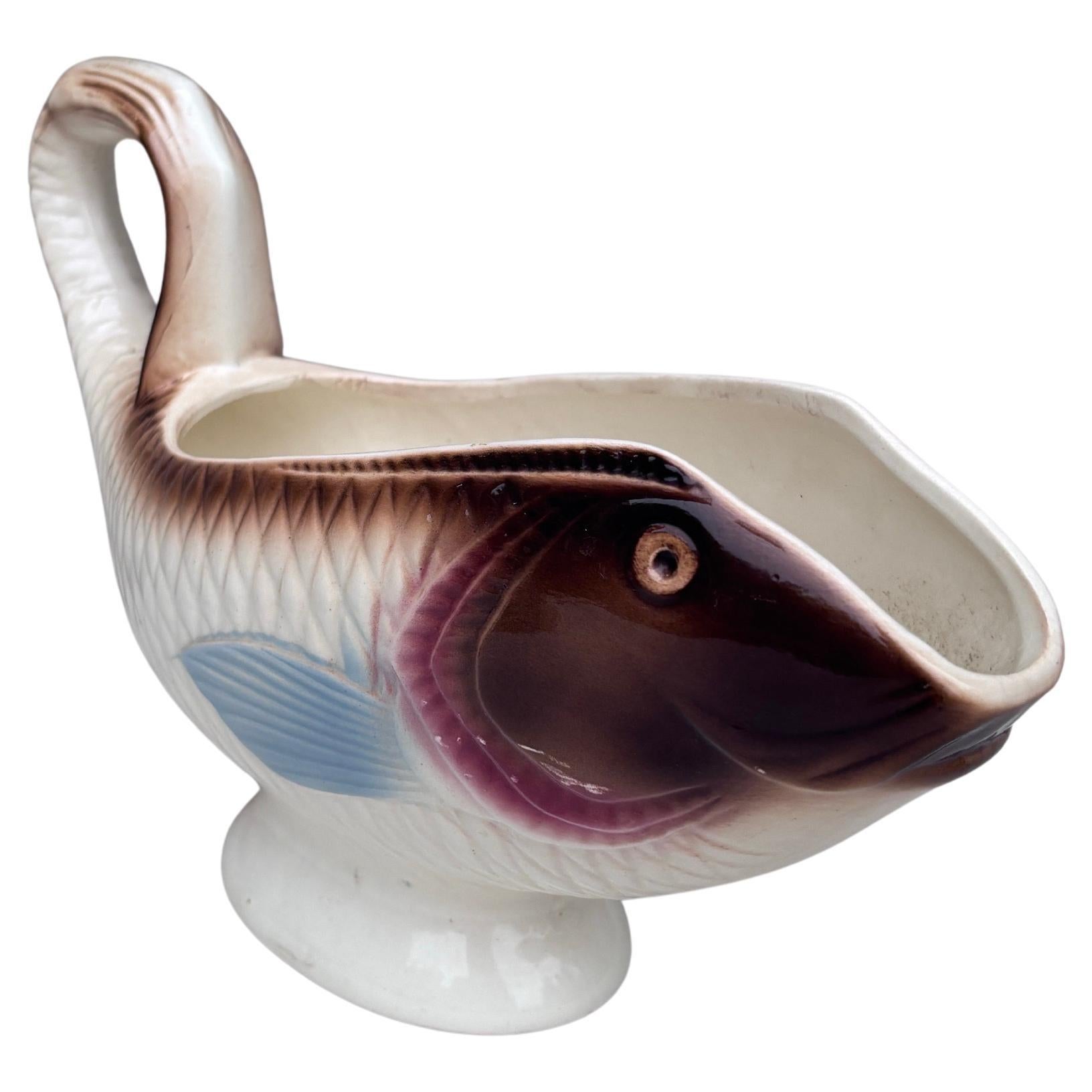 Majolica Fish Saucer signed Badonvillers circa 1930.