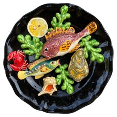 Assiette à poissons en majolique Vallauris, vers 1950