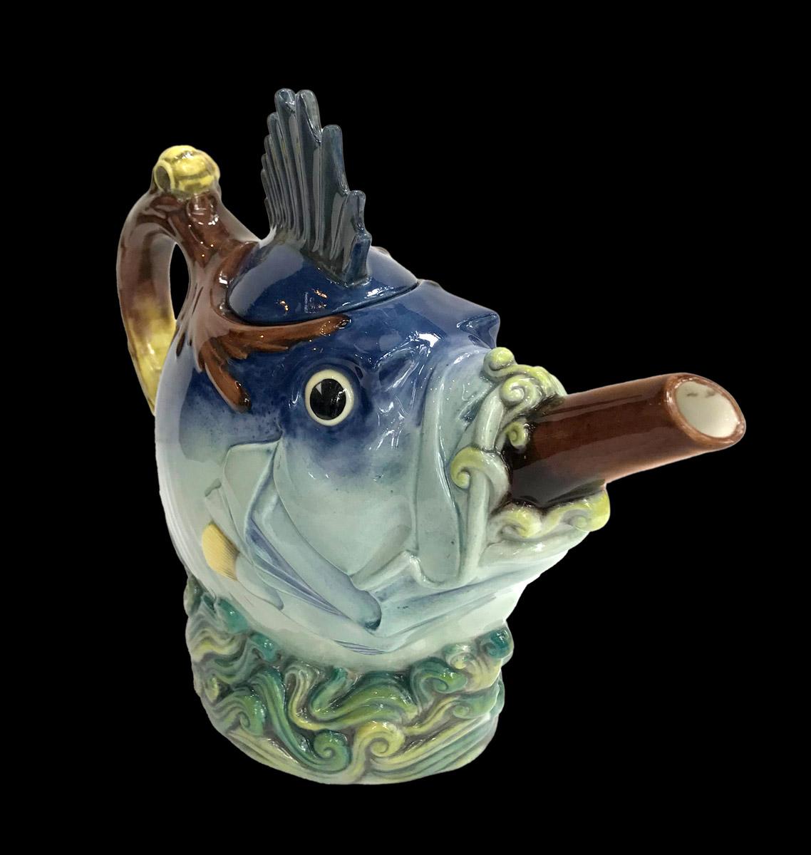 fish tea pot