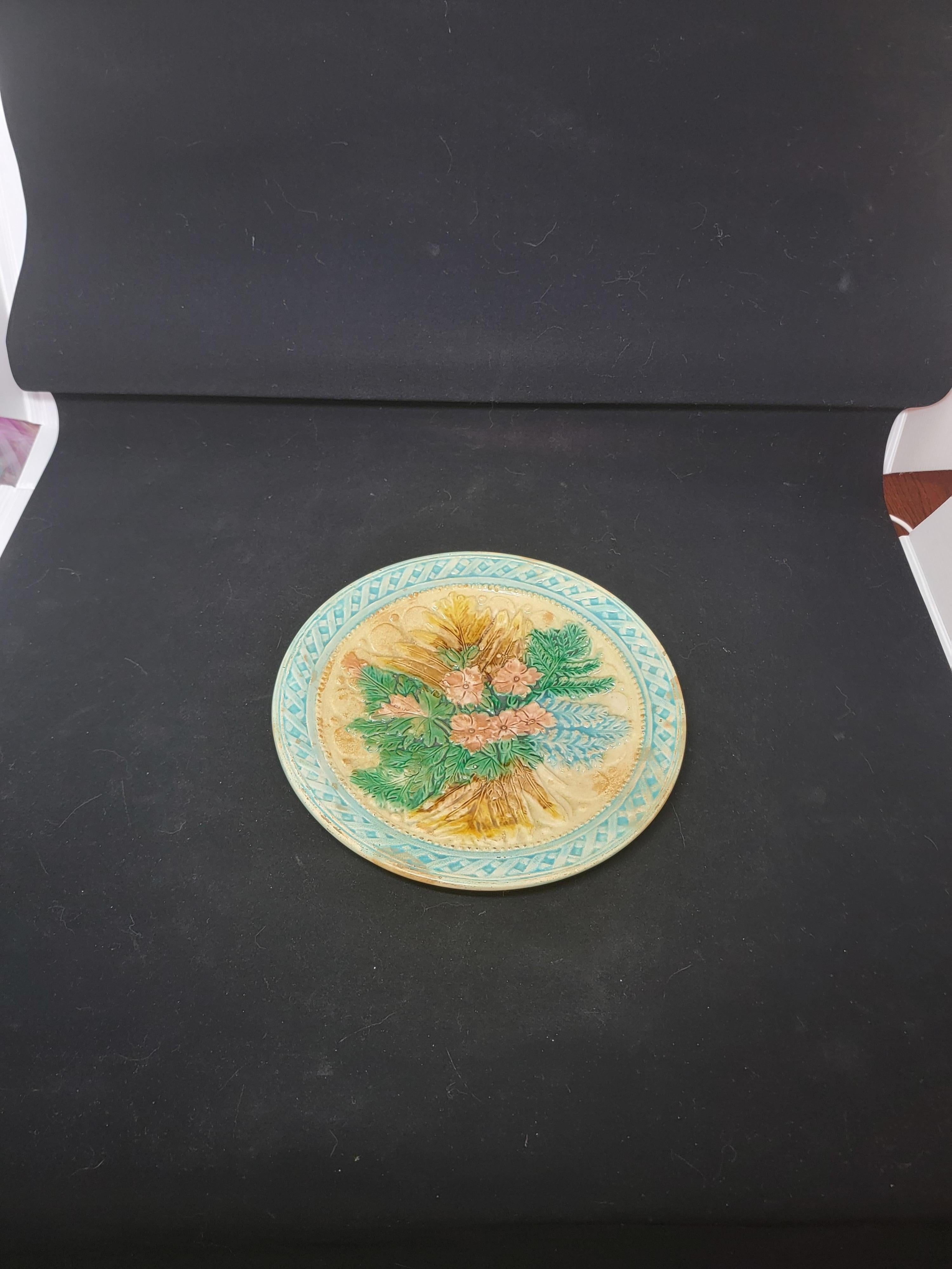 High Victorian Majolica Floral Dish with Bouquet of Leaves and Flowers For Sale