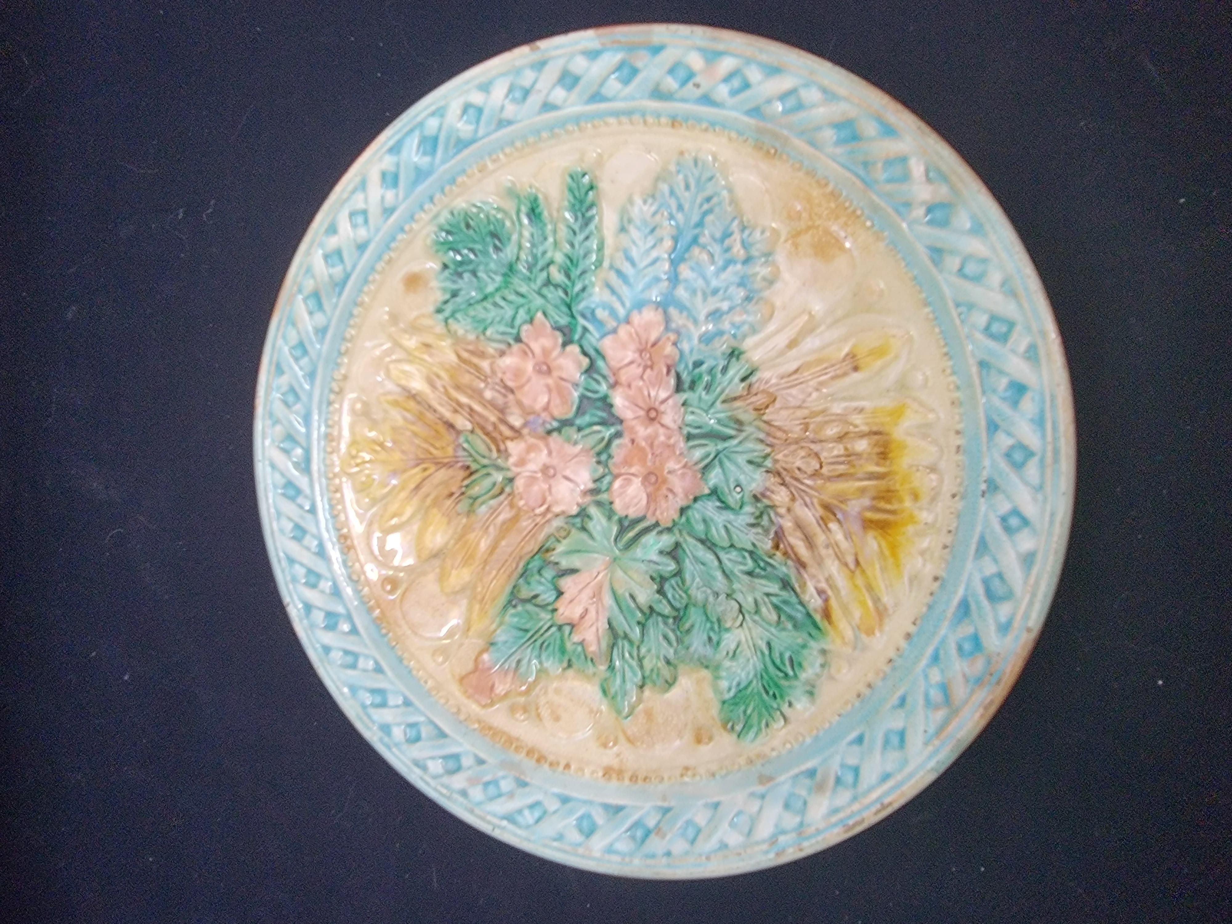 English Majolica Floral Dish with Bouquet of Leaves and Flowers For Sale