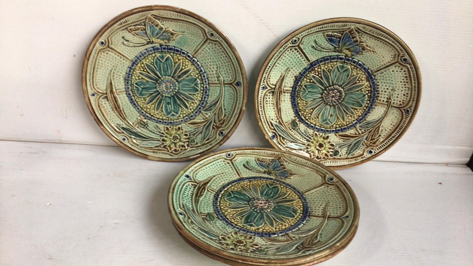 Majolica flowers and butterfly plate Wasmuel, circa 1880.
3 plates available.