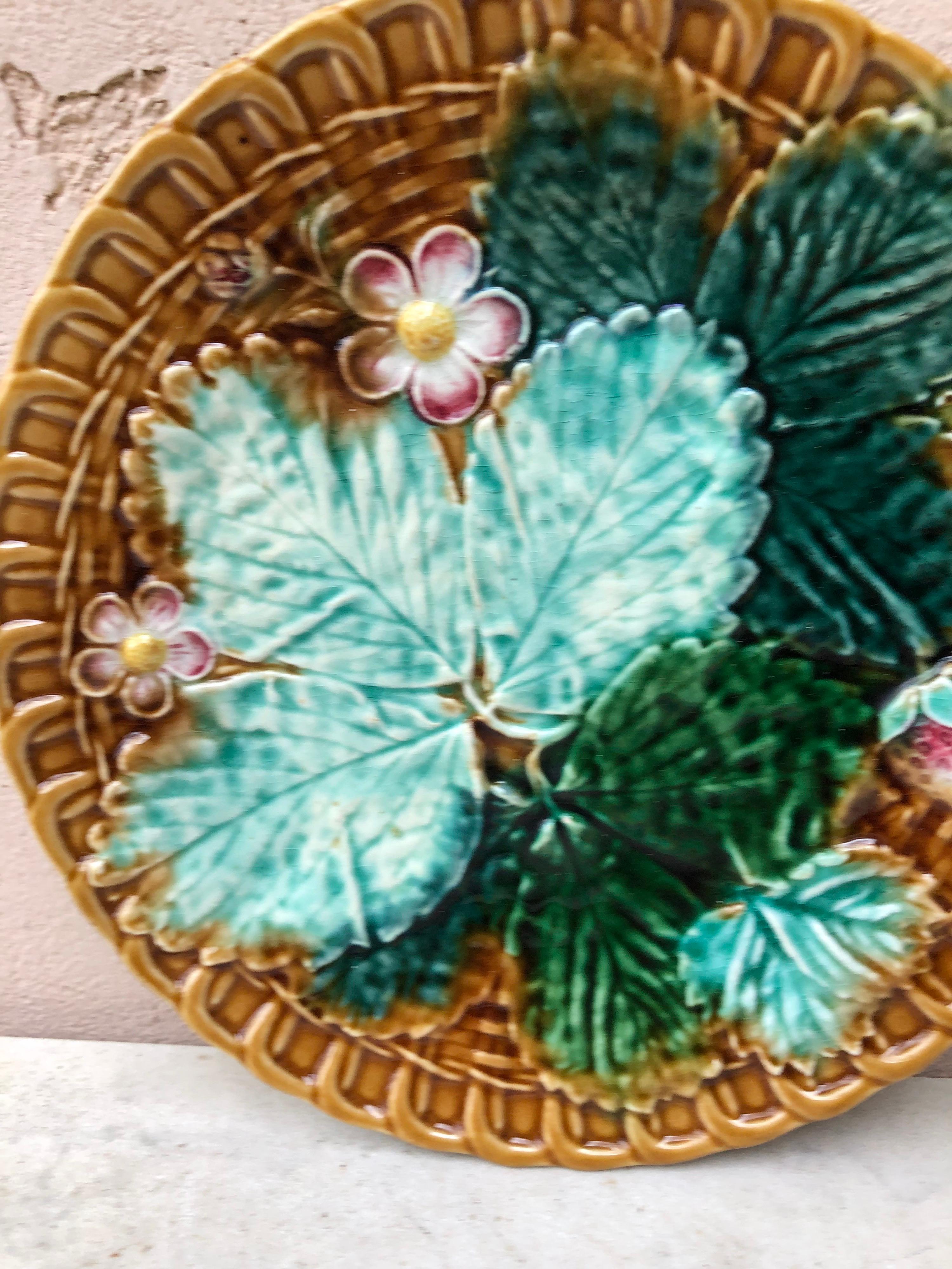 Lovely rustic Majolica flowers and leaves plate attributed to Clairefontaine, circa 1890.