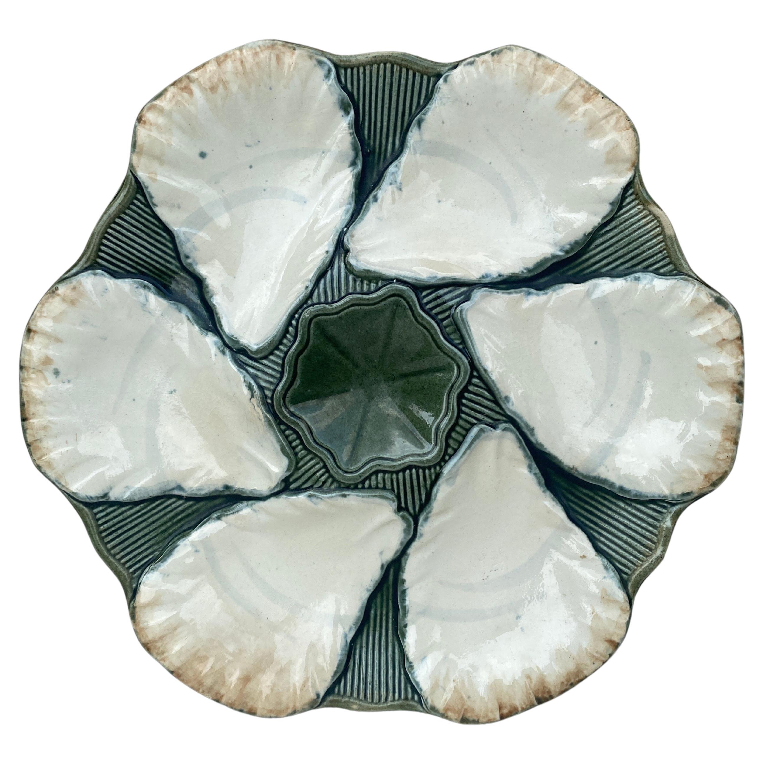 Majolica Flowers Oyster Plate Longchamp, circa 1900 For Sale 1