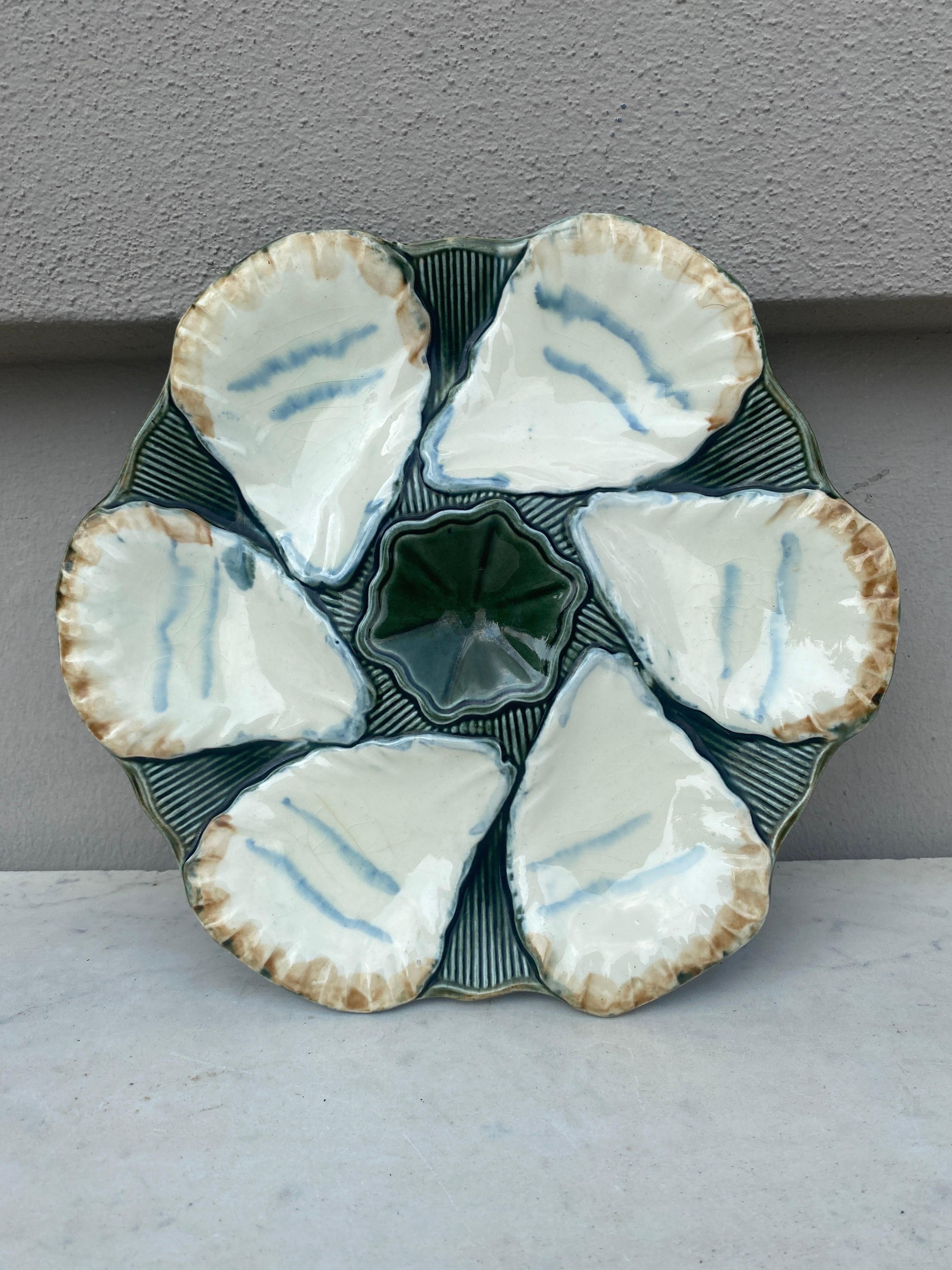 Majolica Flowers Oyster Plate Longchamp, circa 1900 For Sale 1
