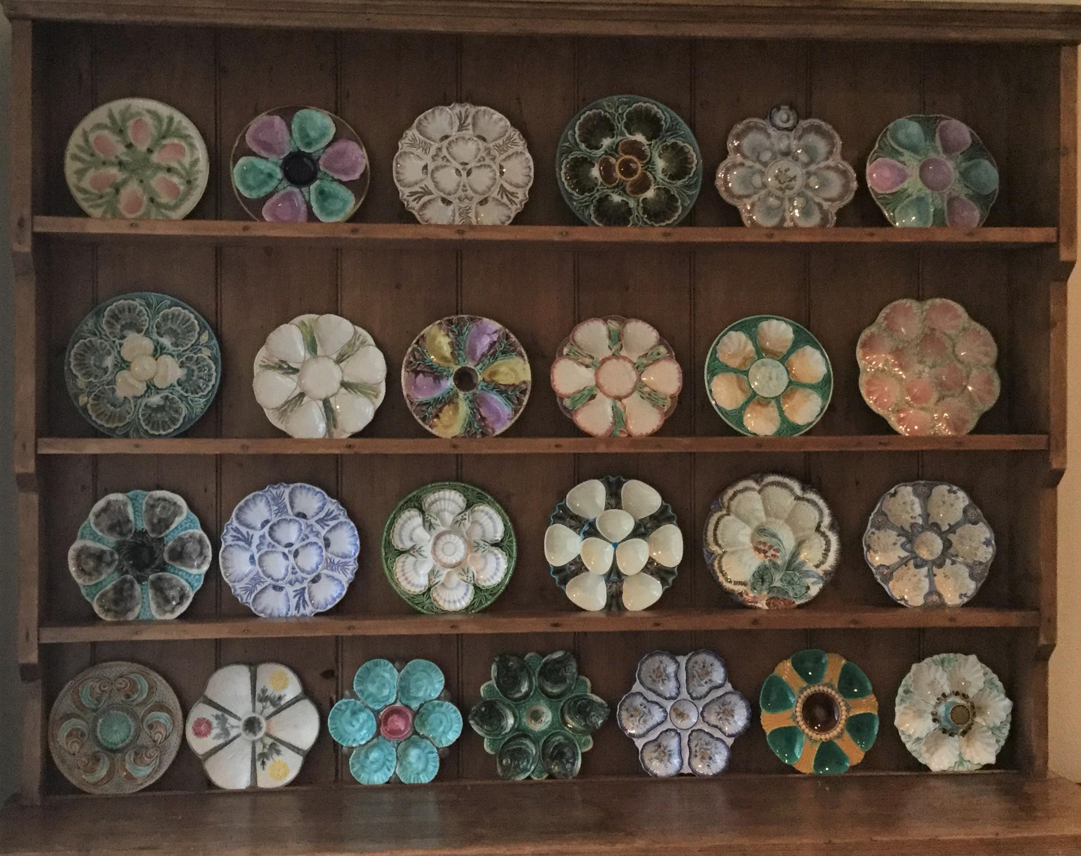 Majolica Flowers Oyster Plate Longchamp, circa 1900 For Sale 1