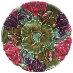 Assiette à fleurs en majolique Schultz Cilli, datant d'environ 1900