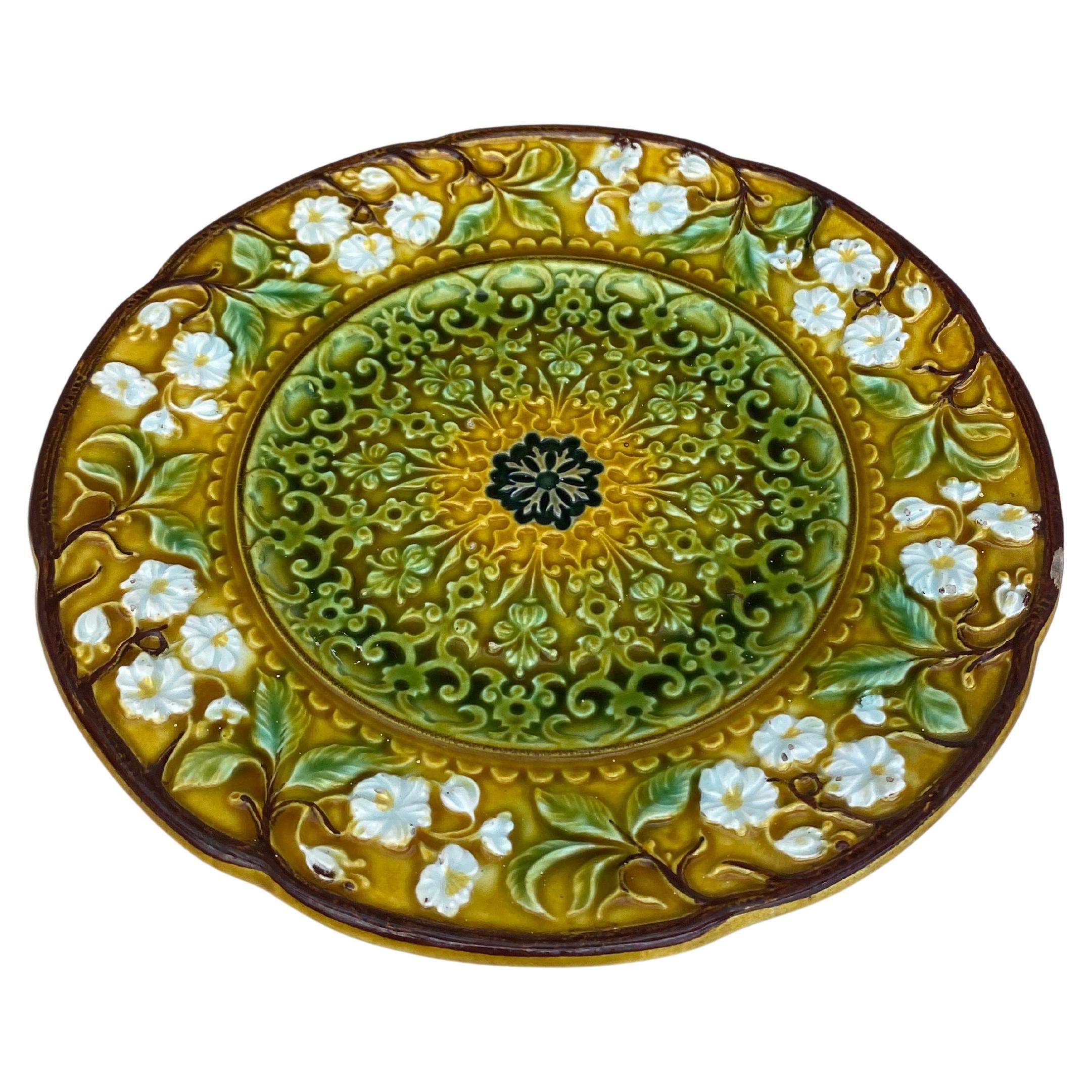 Majolica Flowers Plate Villeroy & Boch, circa 1890.