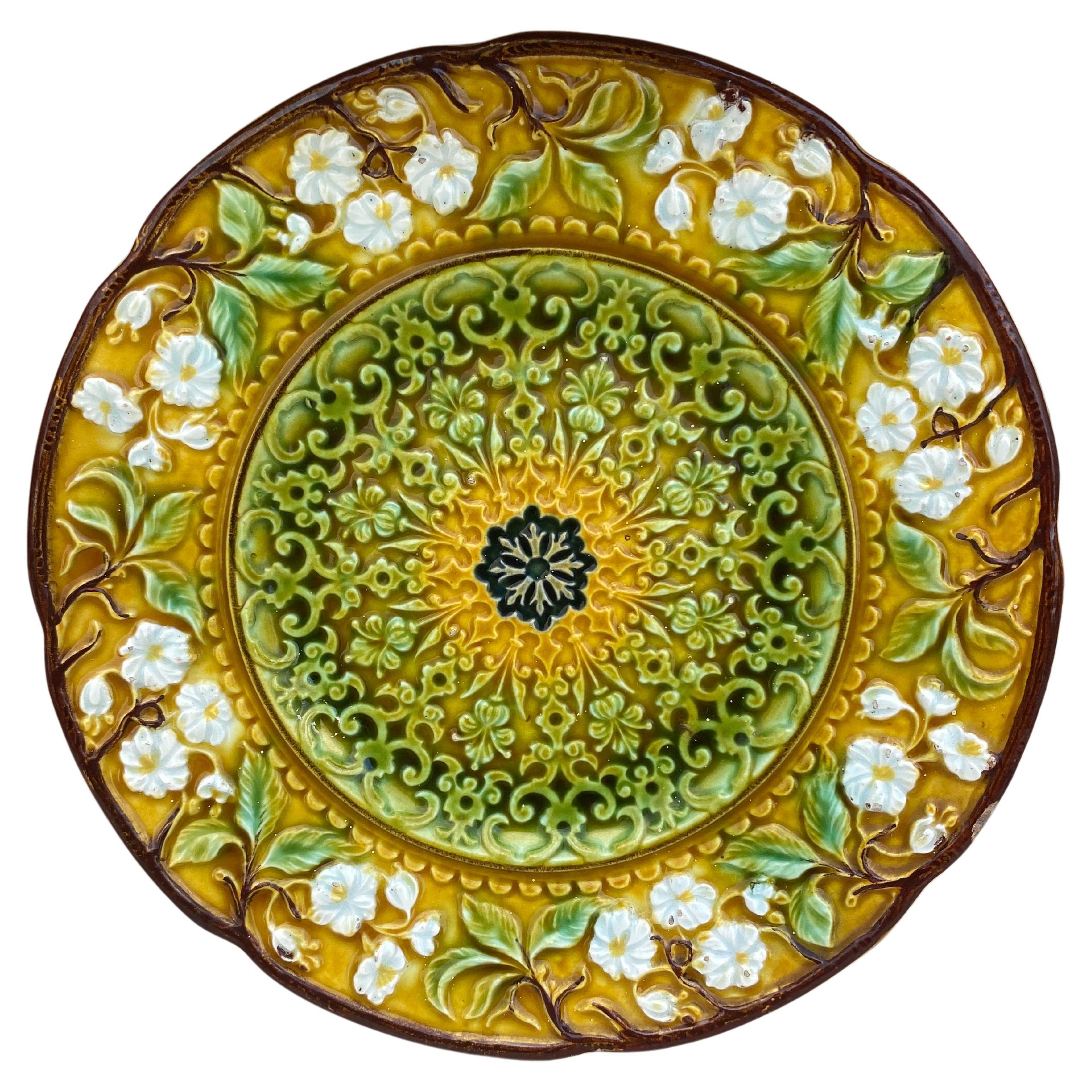 Majolica Flowers Plate Villeroy & Boch, circa 1890
