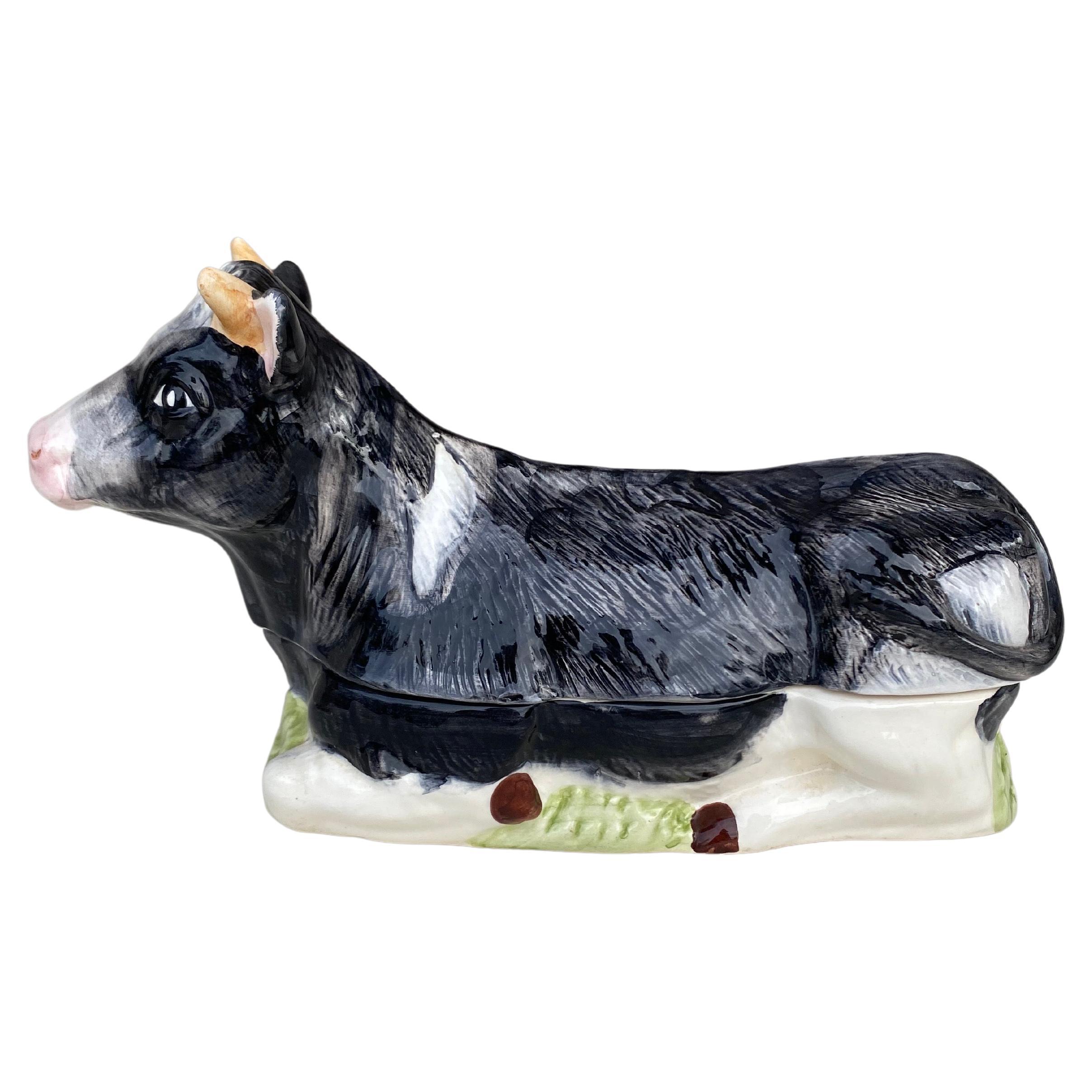 Soupière à vache en céramique française Majolique Caugant