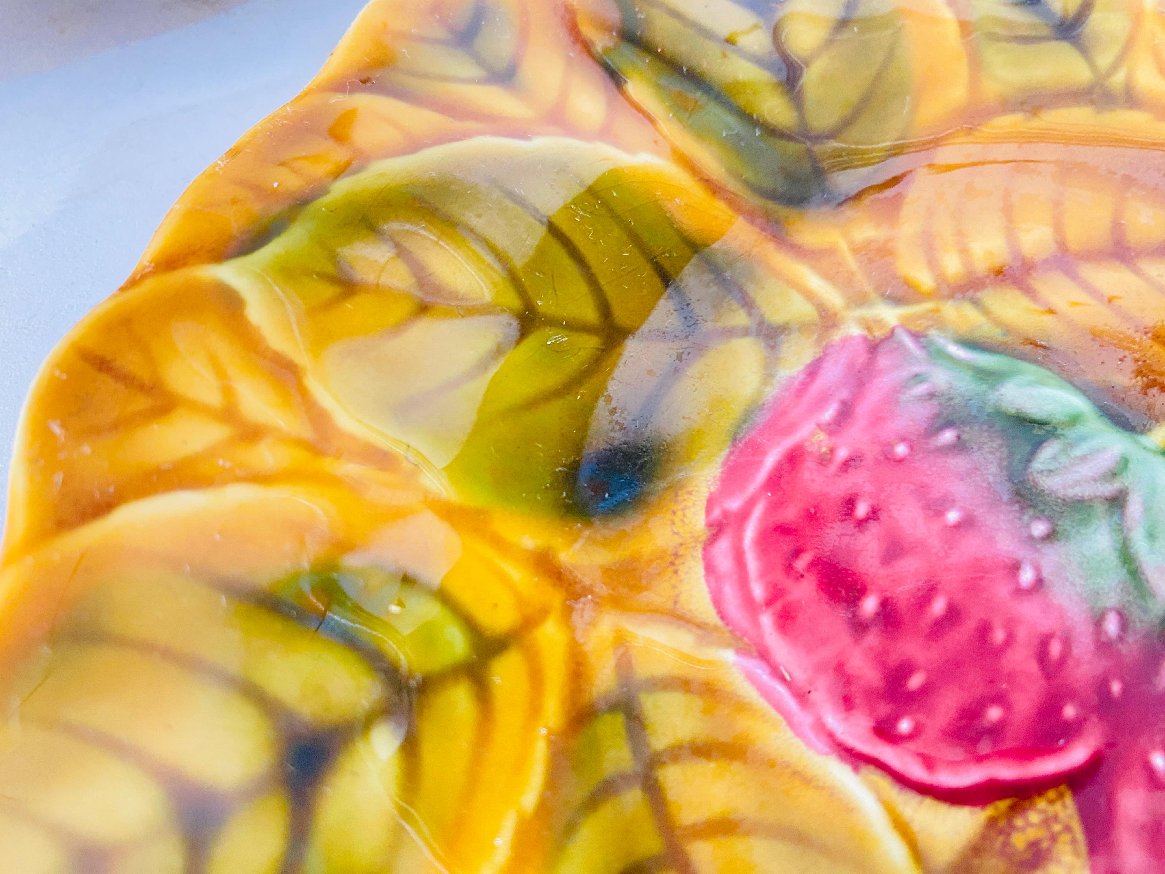 Platos de Mayólica Frutas Sarreguemines circa 1880 Lote de 2 Firmados Color Amarillo en Bueno estado para la venta en Auribeau sur Siagne, FR