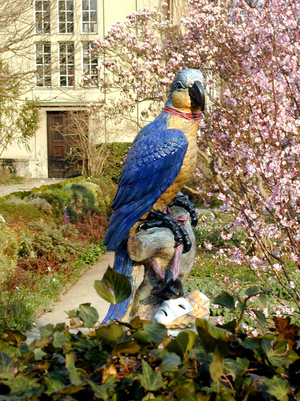 Figura da giardino in maiolica Figura di uccello pappagallo esotico In condizioni Nuovo in vendita a München, Bavaria