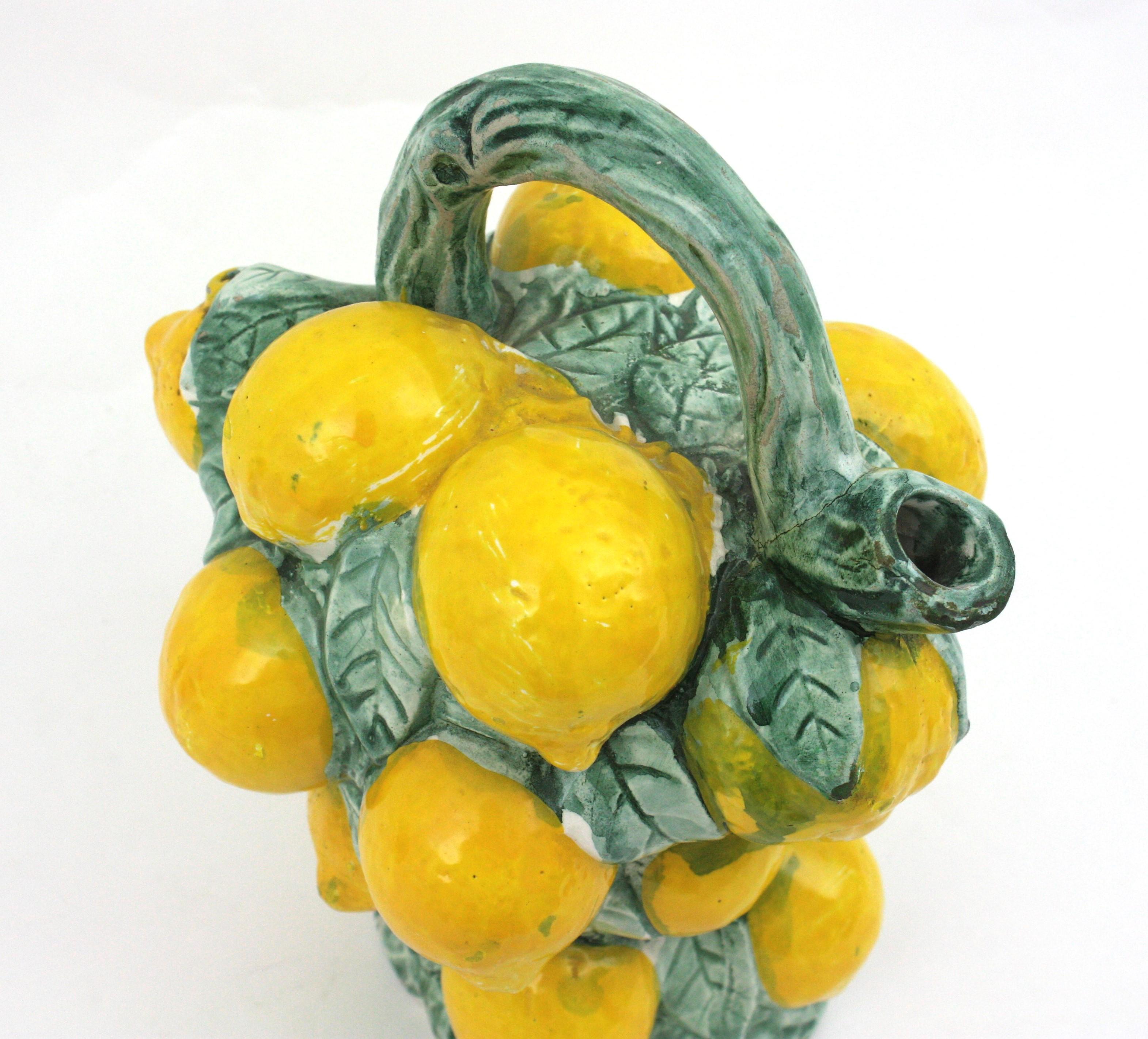 Majolika glasierte Keramik Zitronen Kanne / Krug, Spanien, 1960er Jahre im Angebot 3