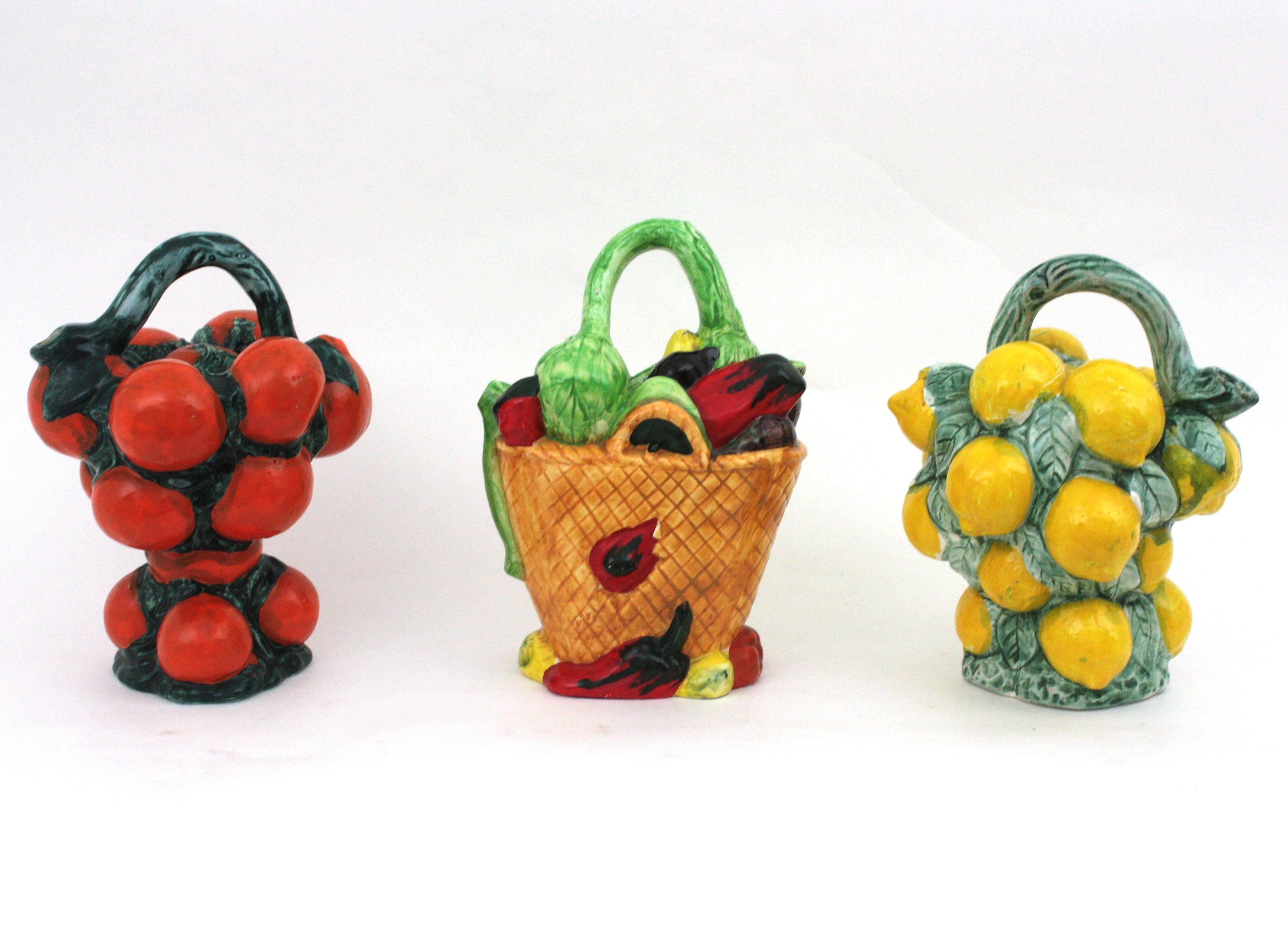 Majolika-Korbgefäß/Krug mit glasierter Keramik für Gemüse aus Majolika, Spanien, 1960er Jahre (Spanisch) im Angebot