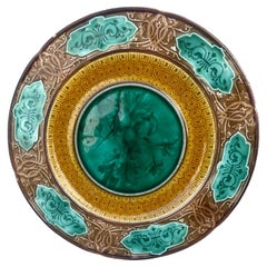 Assiette à groseilles en majolique de Sarreguemines, vers 1870
