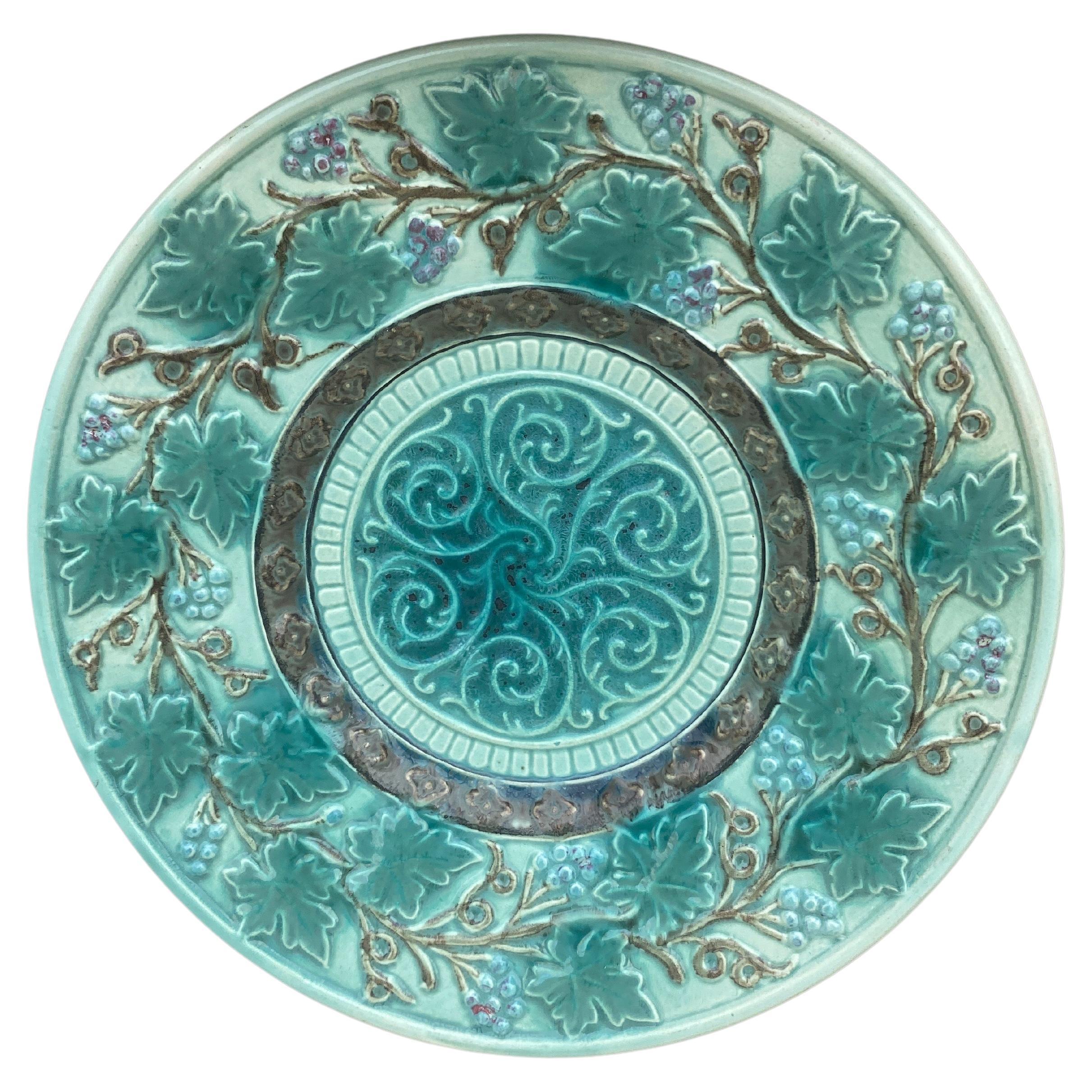 Majolica Grape Plate Villeroy & Boch, circa 1890 For Sale