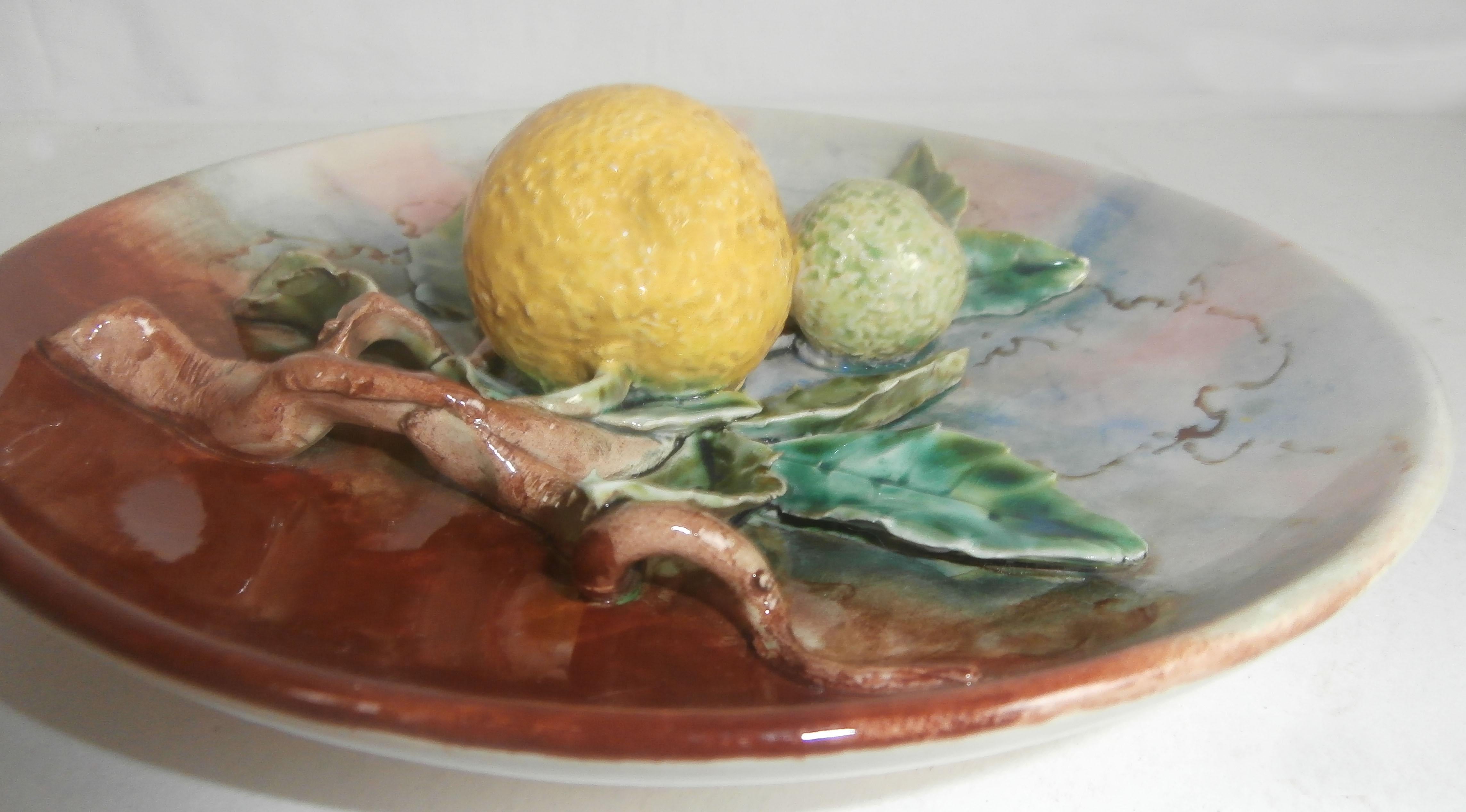 French Majolica Grapefruit Wall Plate Fives Lille, circa 1880 For Sale