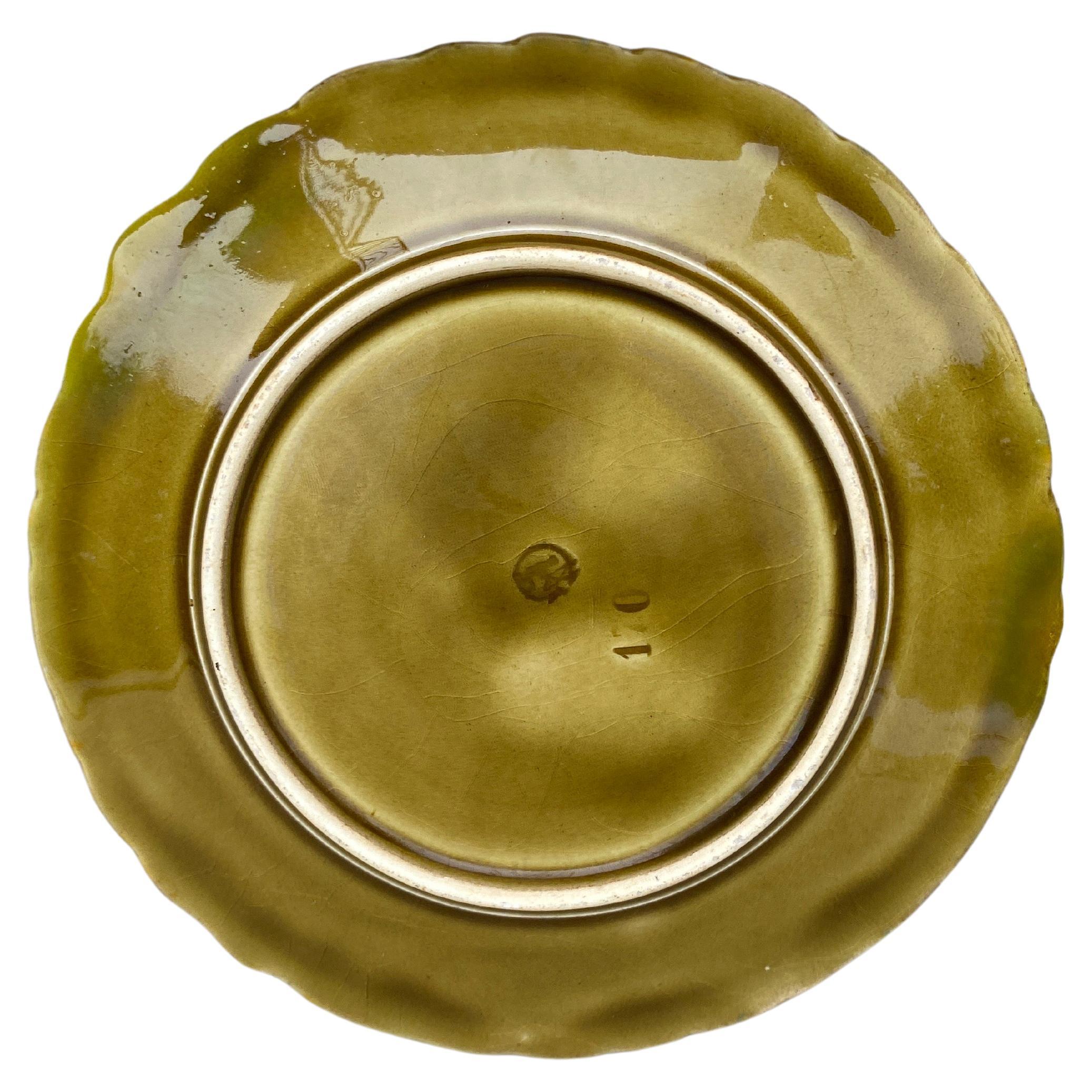 Art nouveau Assiette à papillon en majolique grise Josef Steidl Znaim, vers 1890 en vente