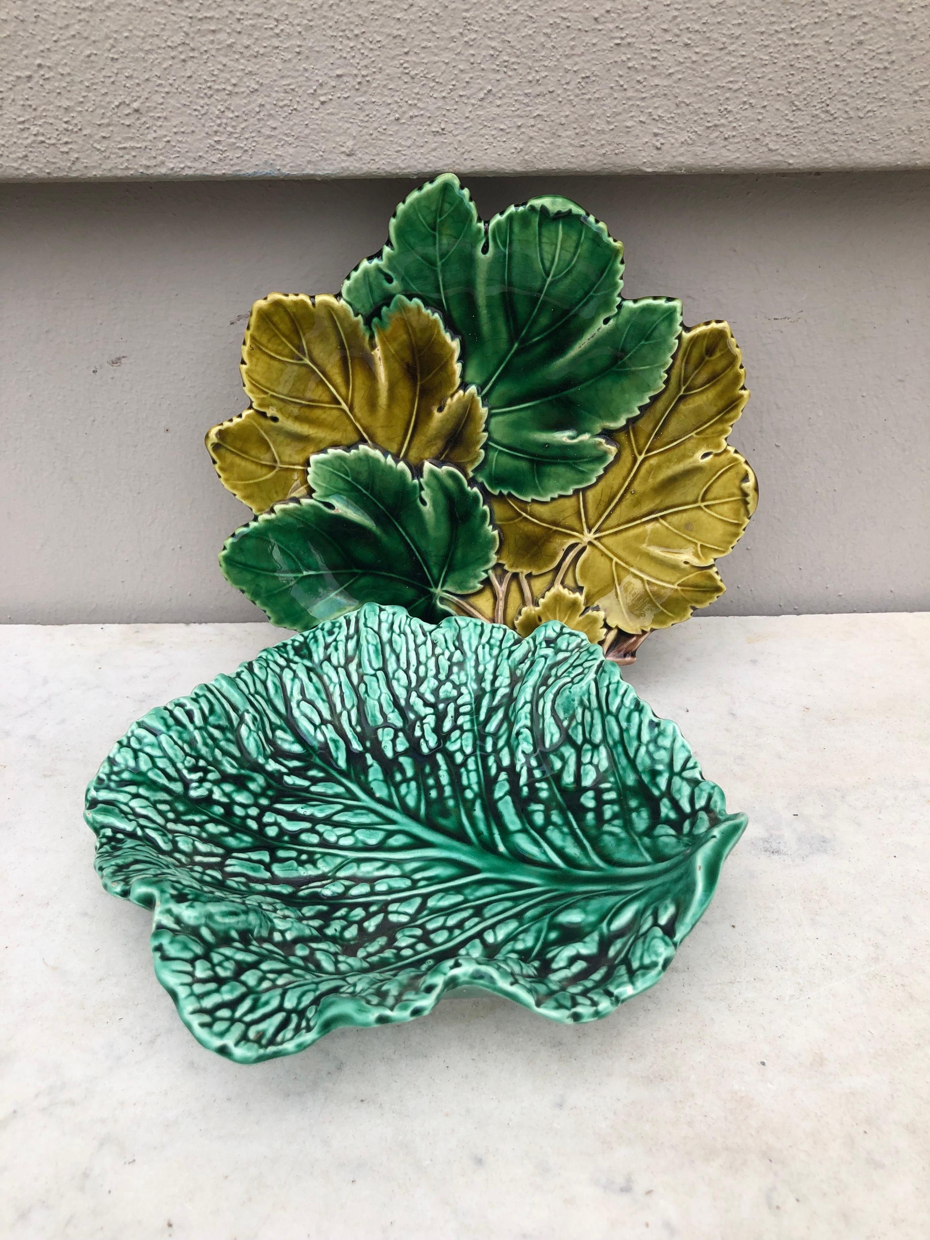 French Majolica Green Cabbage Leaf Platter Sarreguemines, circa 1930