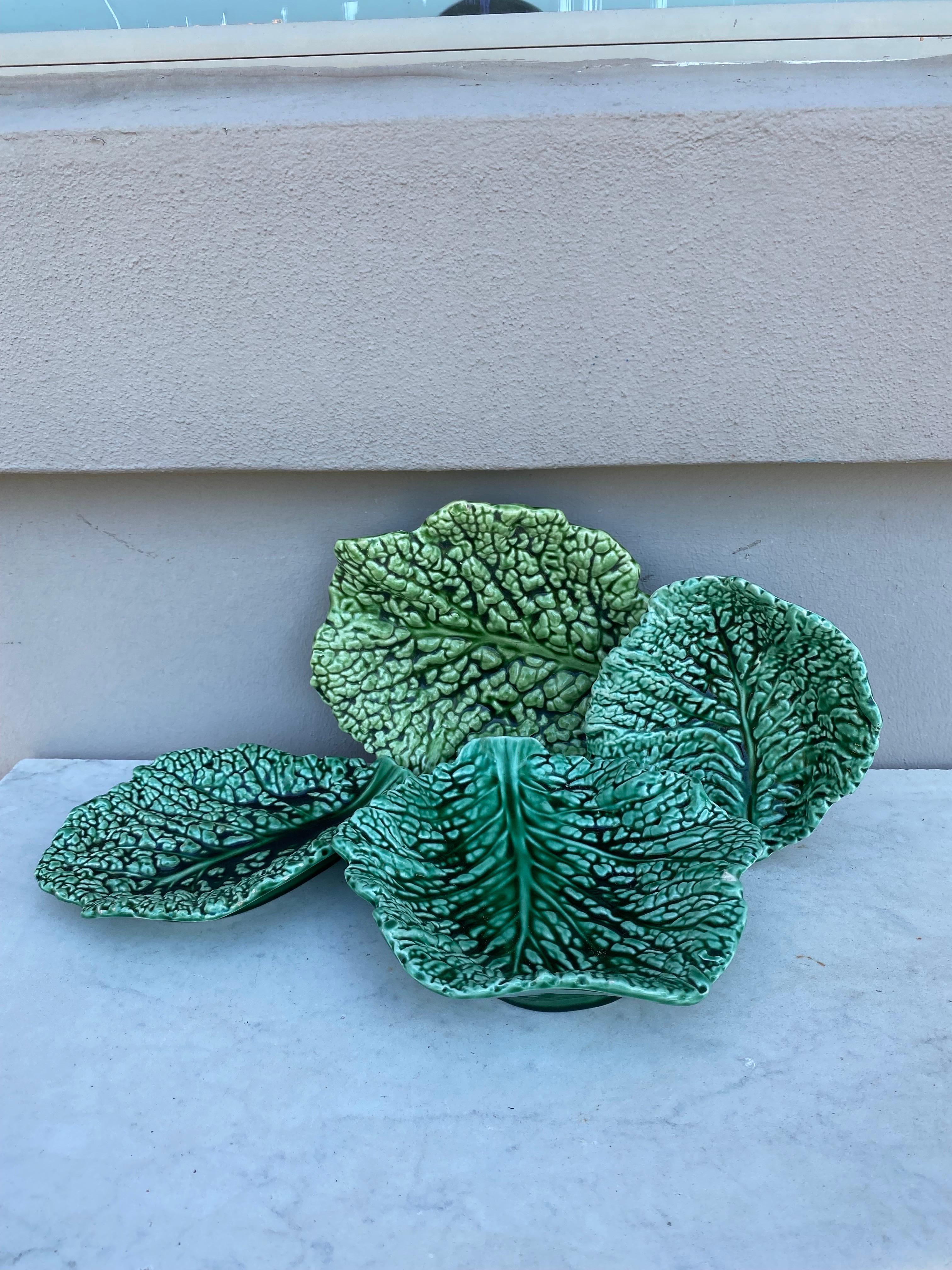 Majolica Green Cabbage Leaf Platter Sarreguemines, Circa 1930 In Good Condition In Austin, TX