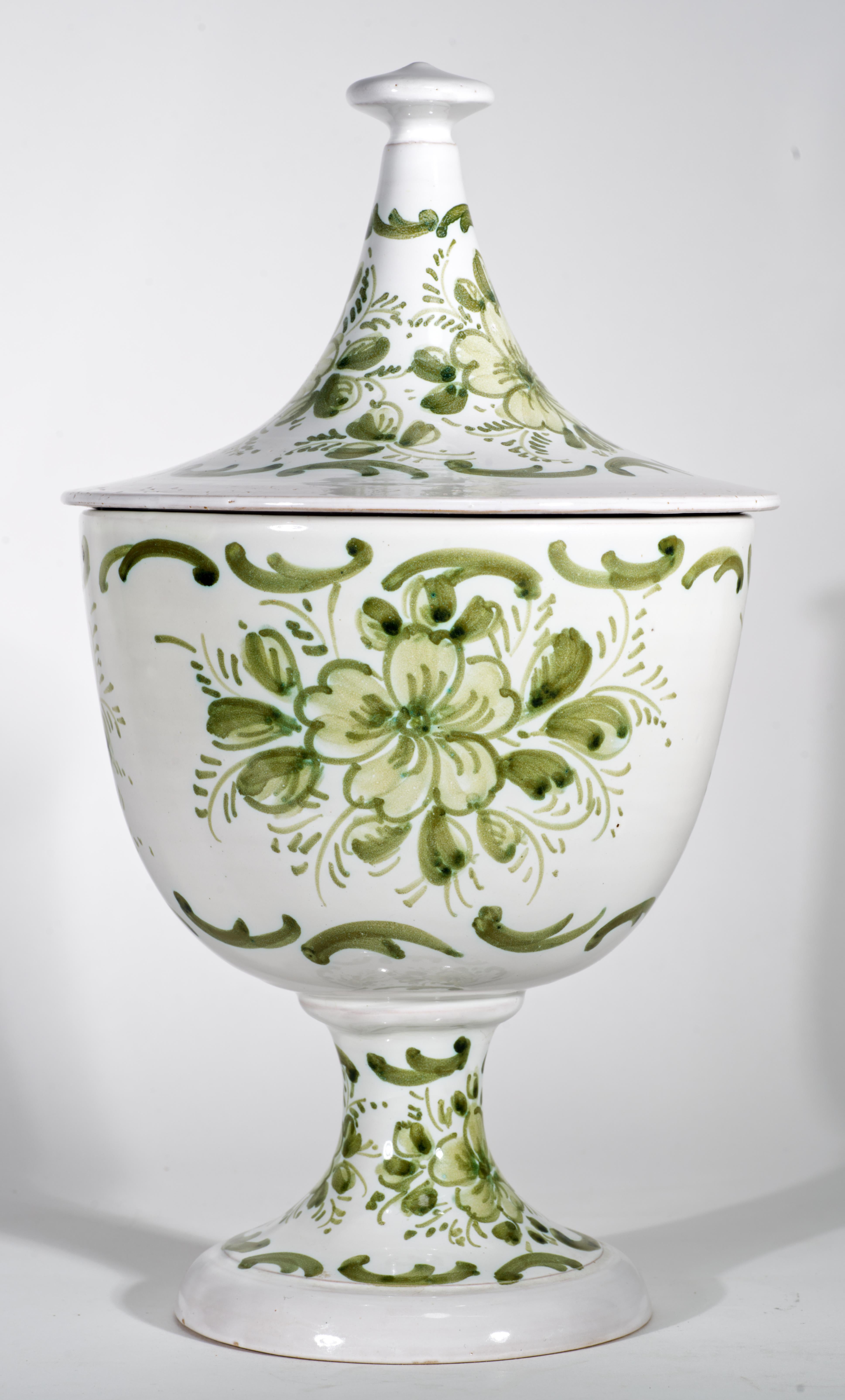 Mid-Century Modern Majolica Hand-painted Footed Urn Vase with Lid, Italy 1950s-1960s For Sale