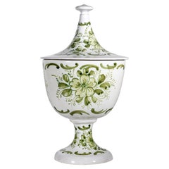 Vase Urne sur pied en majolique peint à la main avec couvercle, Italie années 1950-1960