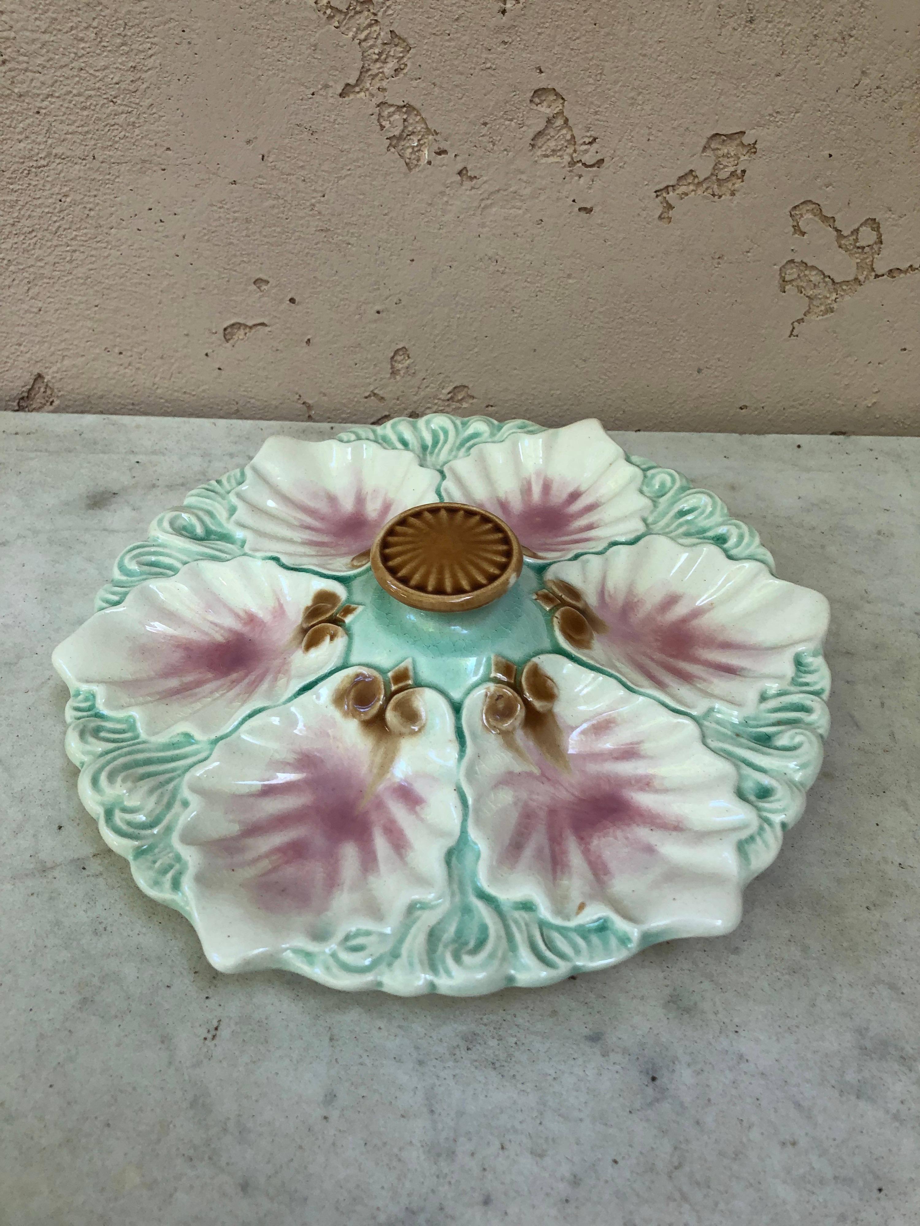 French Provincial Majolica Handled Oyster Plate Orchies, circa 1890