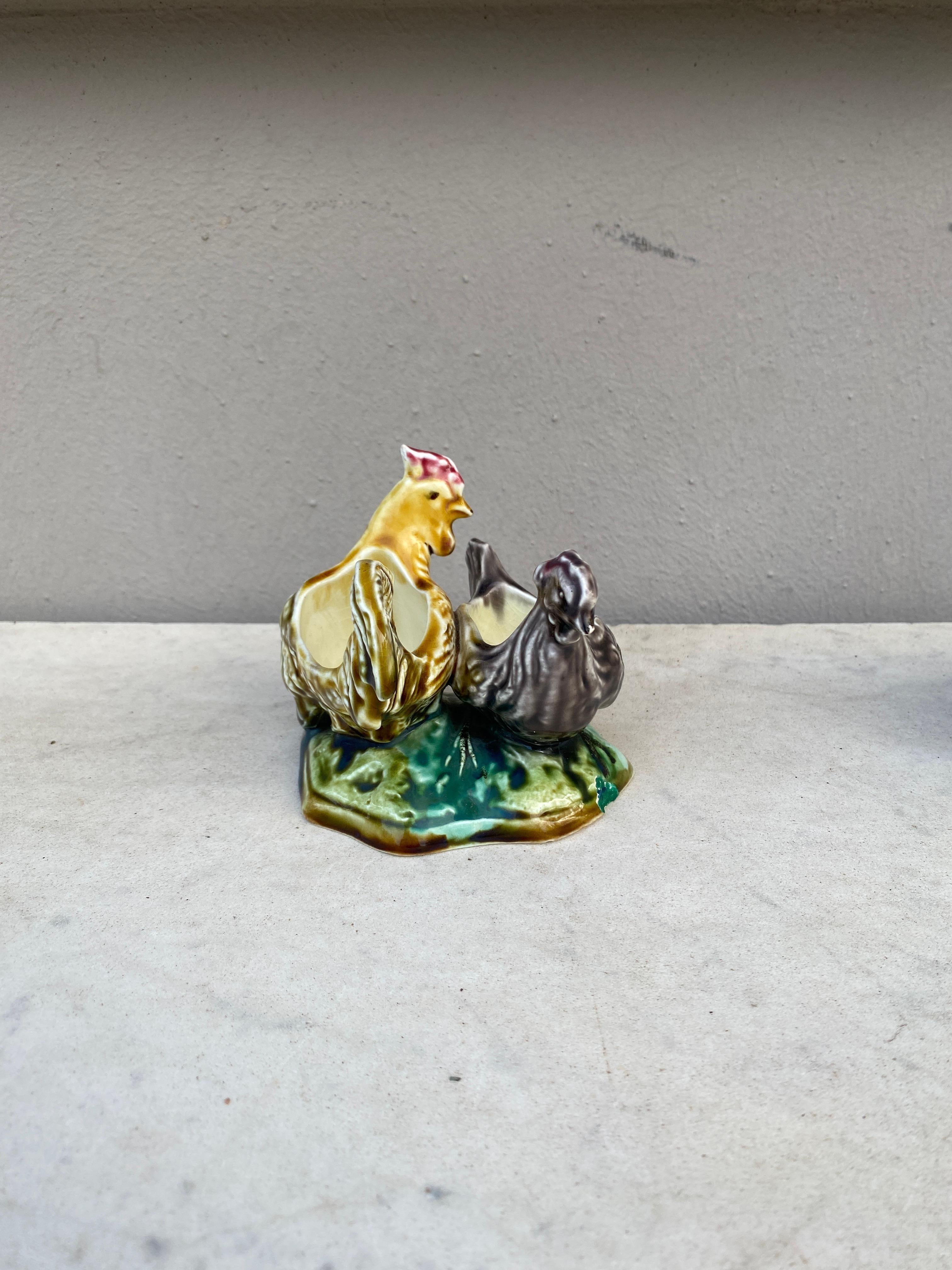 Majolica Hen & Rooster Saltcellar Onnaing, circa 1900 In Good Condition For Sale In Austin, TX