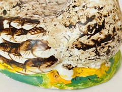 Sculpture de poule en majolique, blanc, marron et vert, France, 18e siècle
