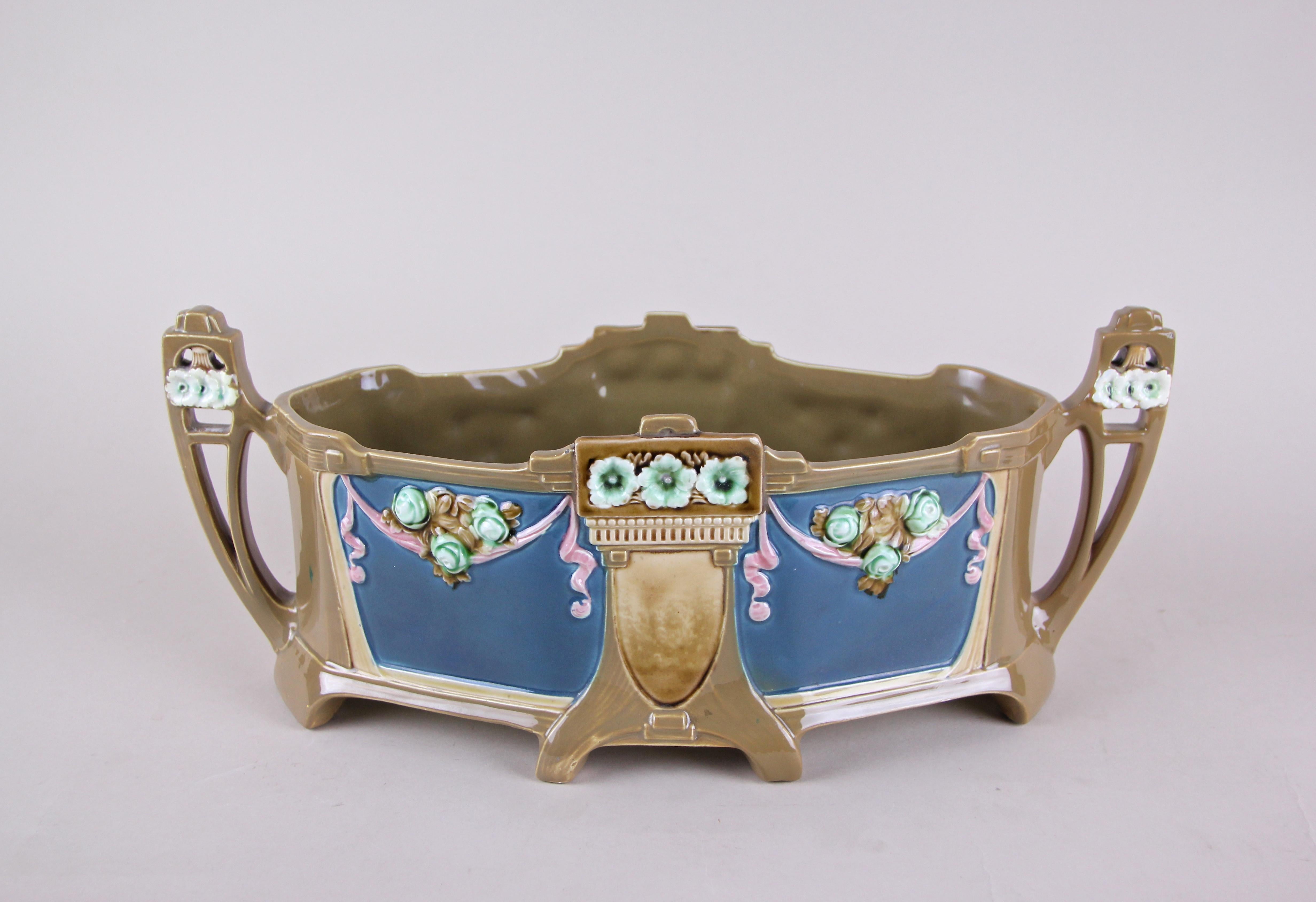 Art Nouveau Majolica Jardinière by Eichwald, CZ, circa 1910