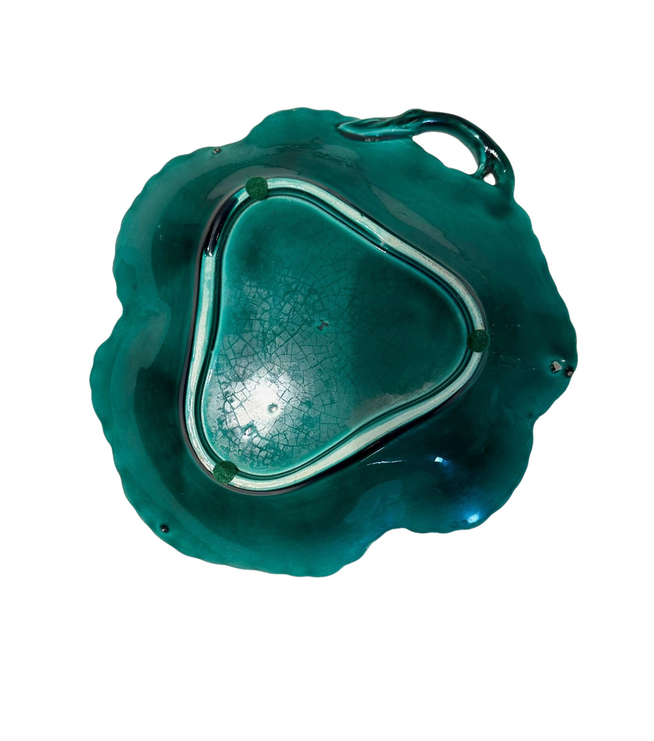 Majolica, Leaf Bowls In Good Condition For Sale In Tampa, FL