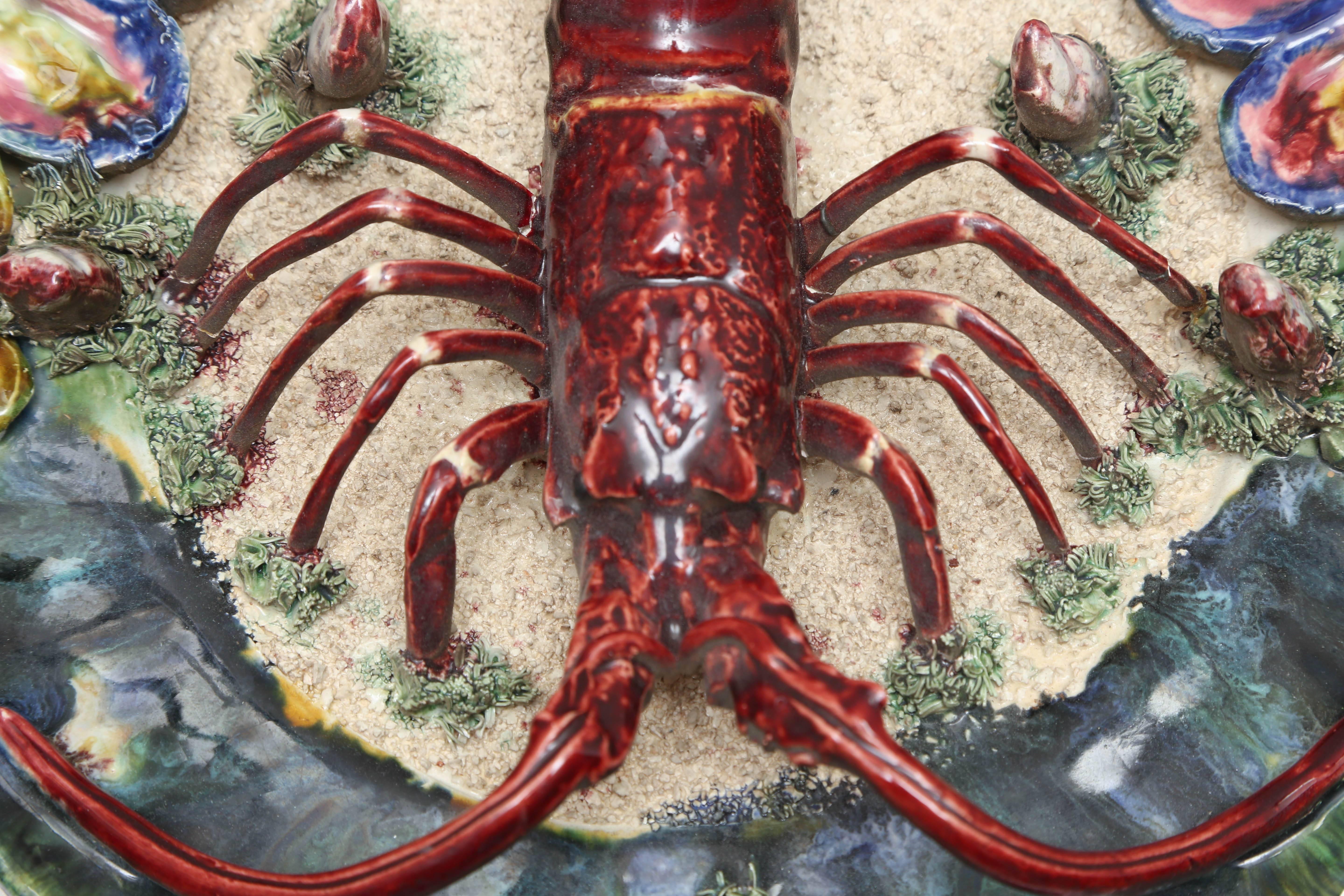 20ième siècle Assiette de présentation de homard en majolique en vente