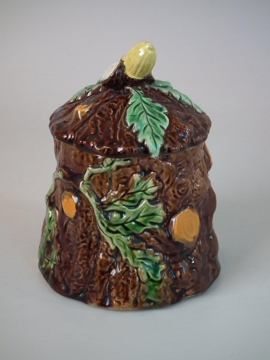 Majolica Oak and Acorn Pot and Cover In Good Condition In Chelmsford, Essex