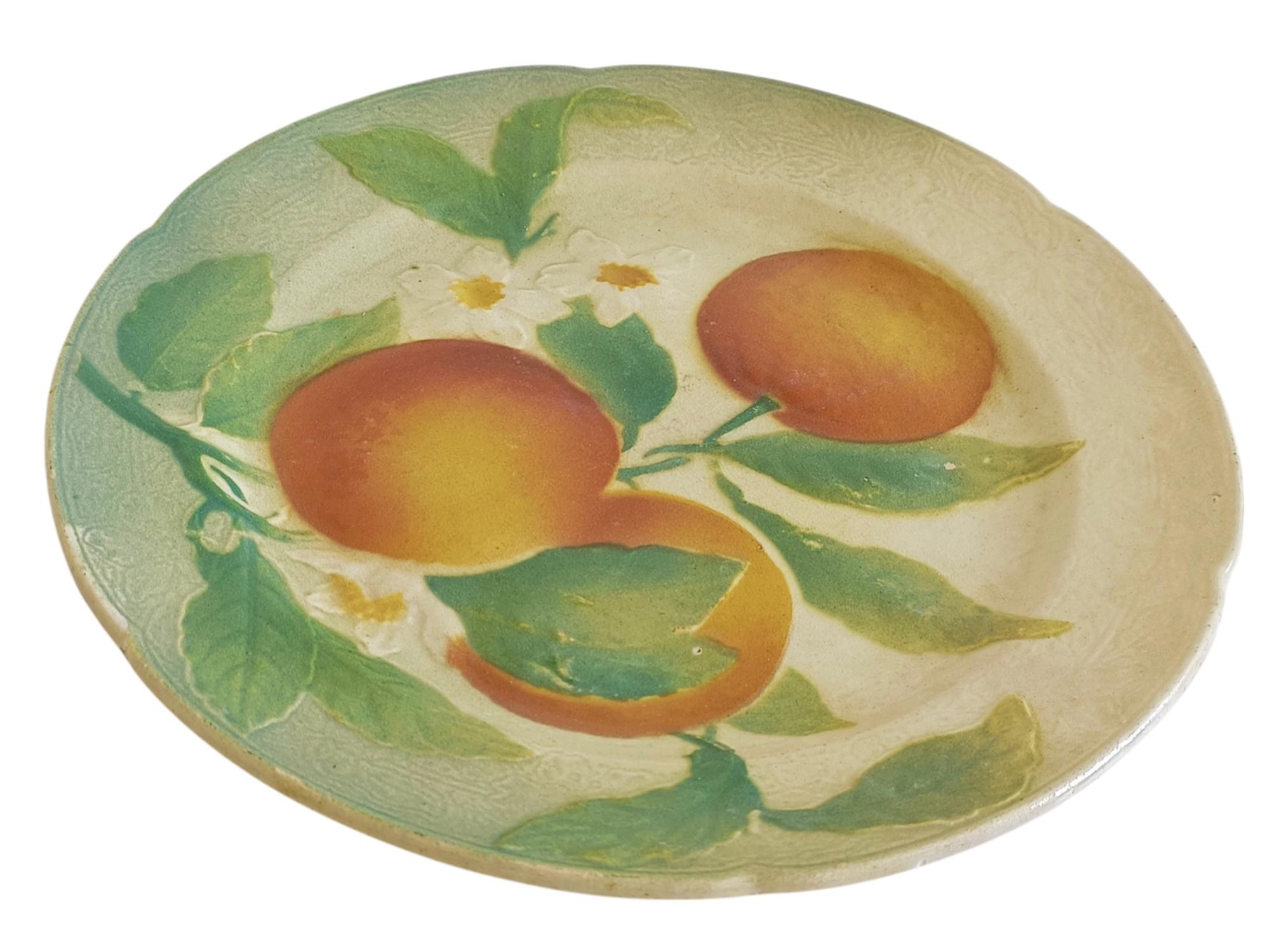 Smaltato Piatto di arance in maiolica di Keller & Guerin Saint Clement, Francia, 1900 in vendita