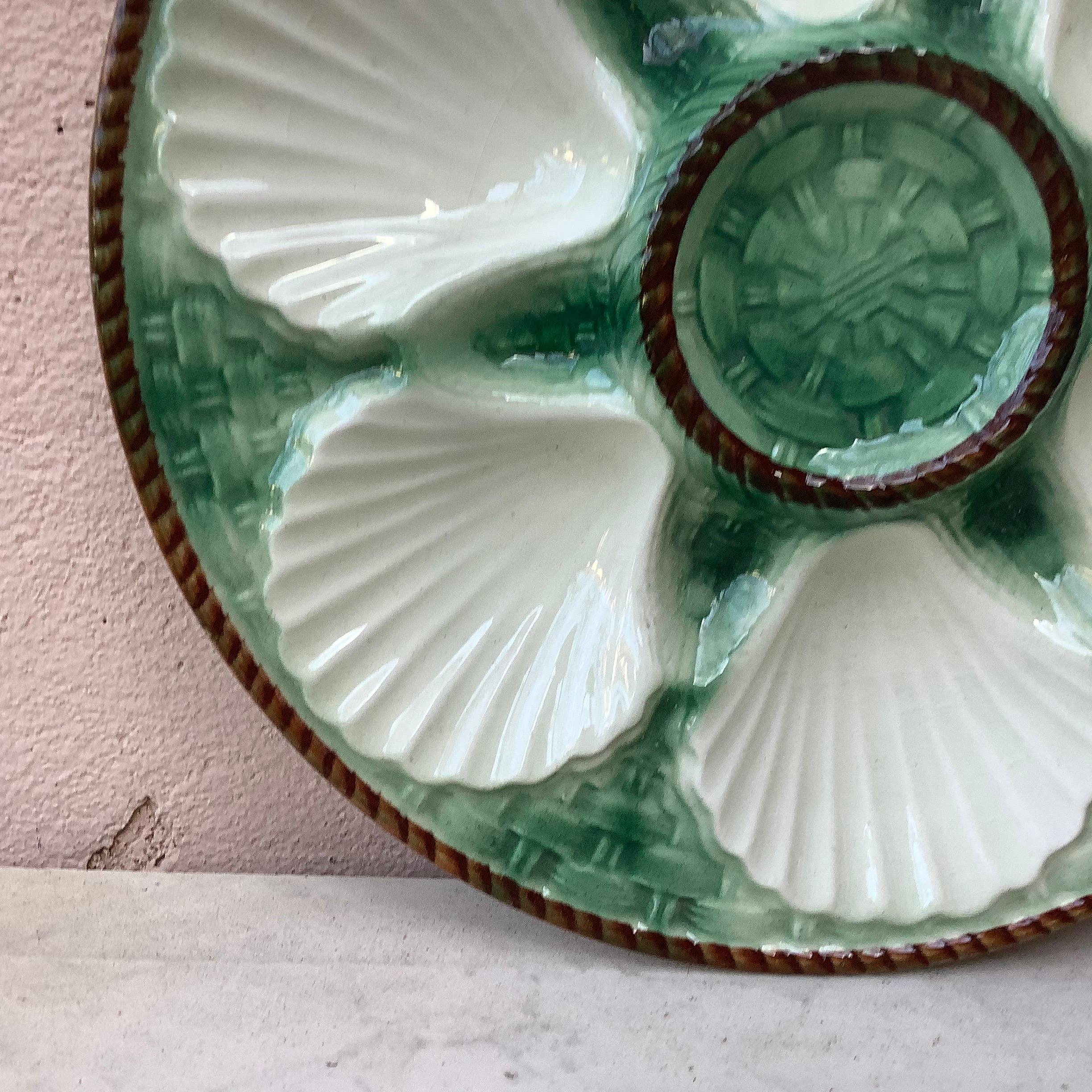 Majolica oyster plate Longchamp, circa 1930.
11 plates available.