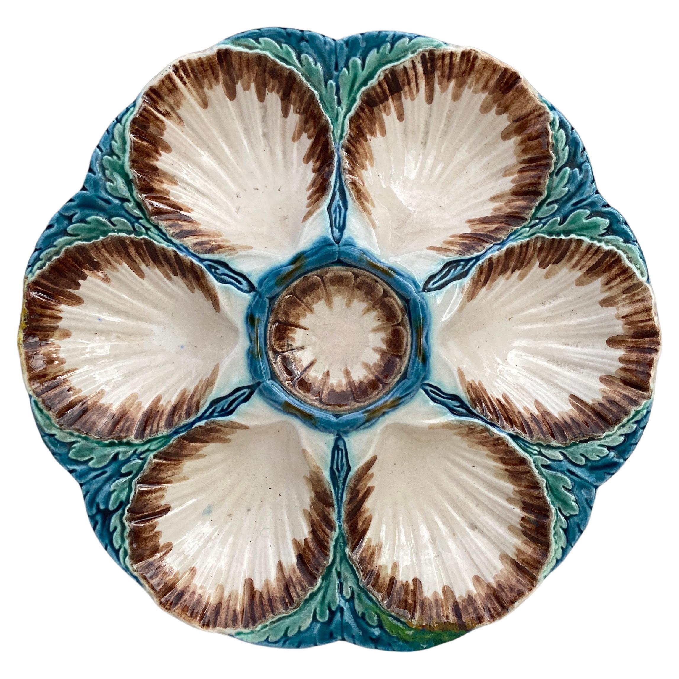 Assiette à huîtres en majolique Sarreguemines, vers 1870 en vente