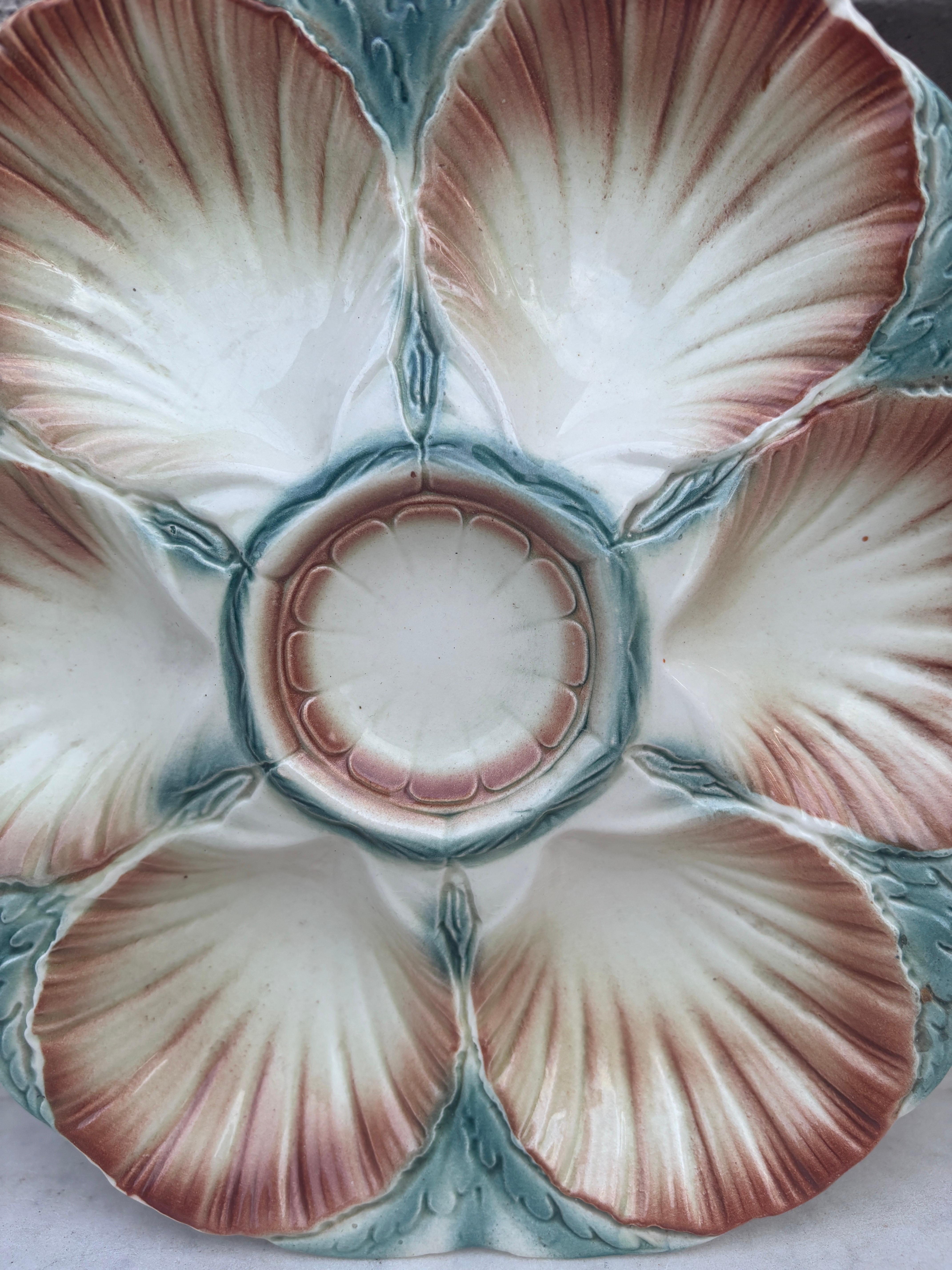 Provincial français Assiette à huîtres en majolique Sarreguemines Digoin, datant d'environ 1920