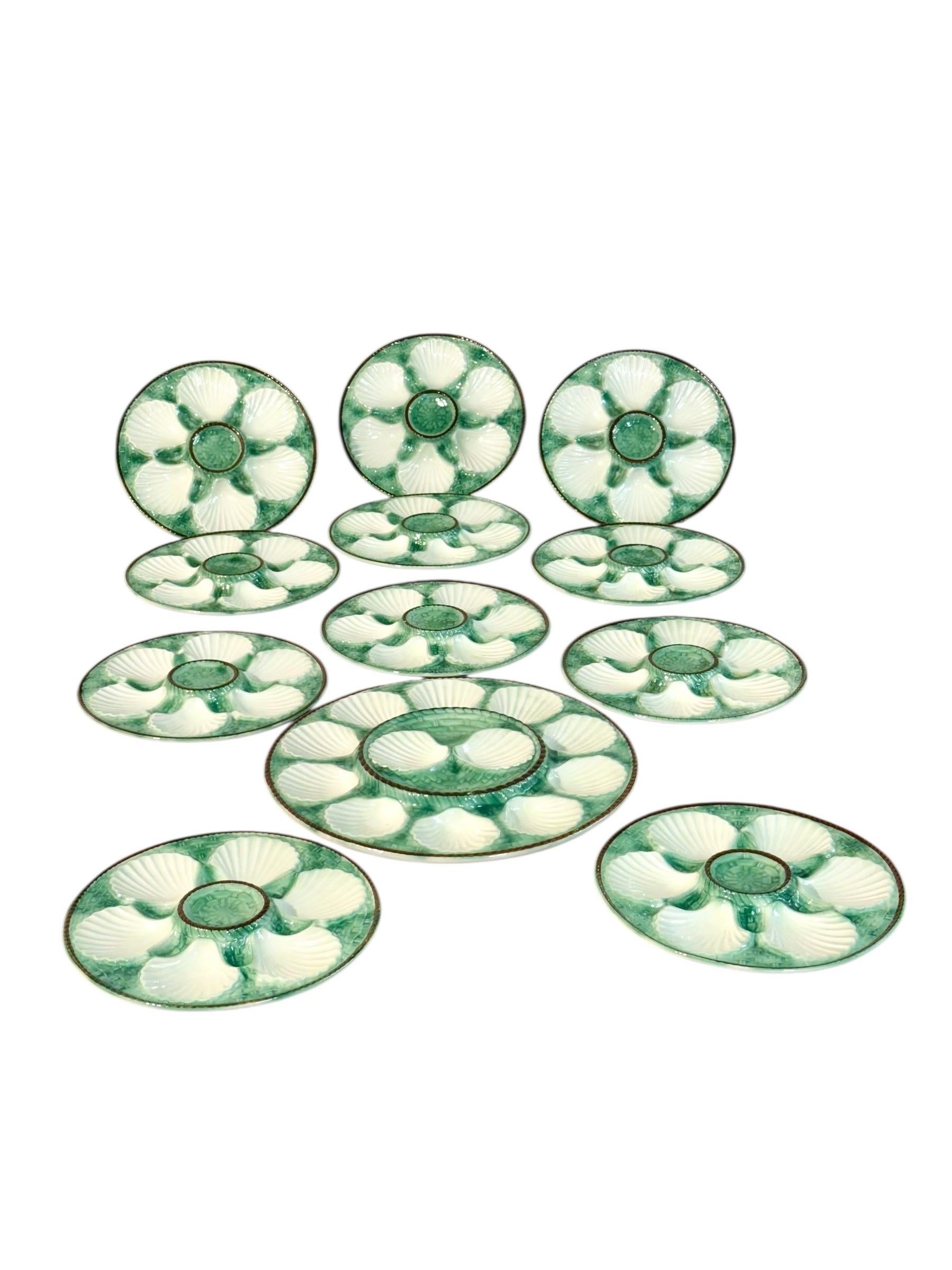 Set d'assiettes à huîtres en majolique dans le style de Longchamps en vente 4