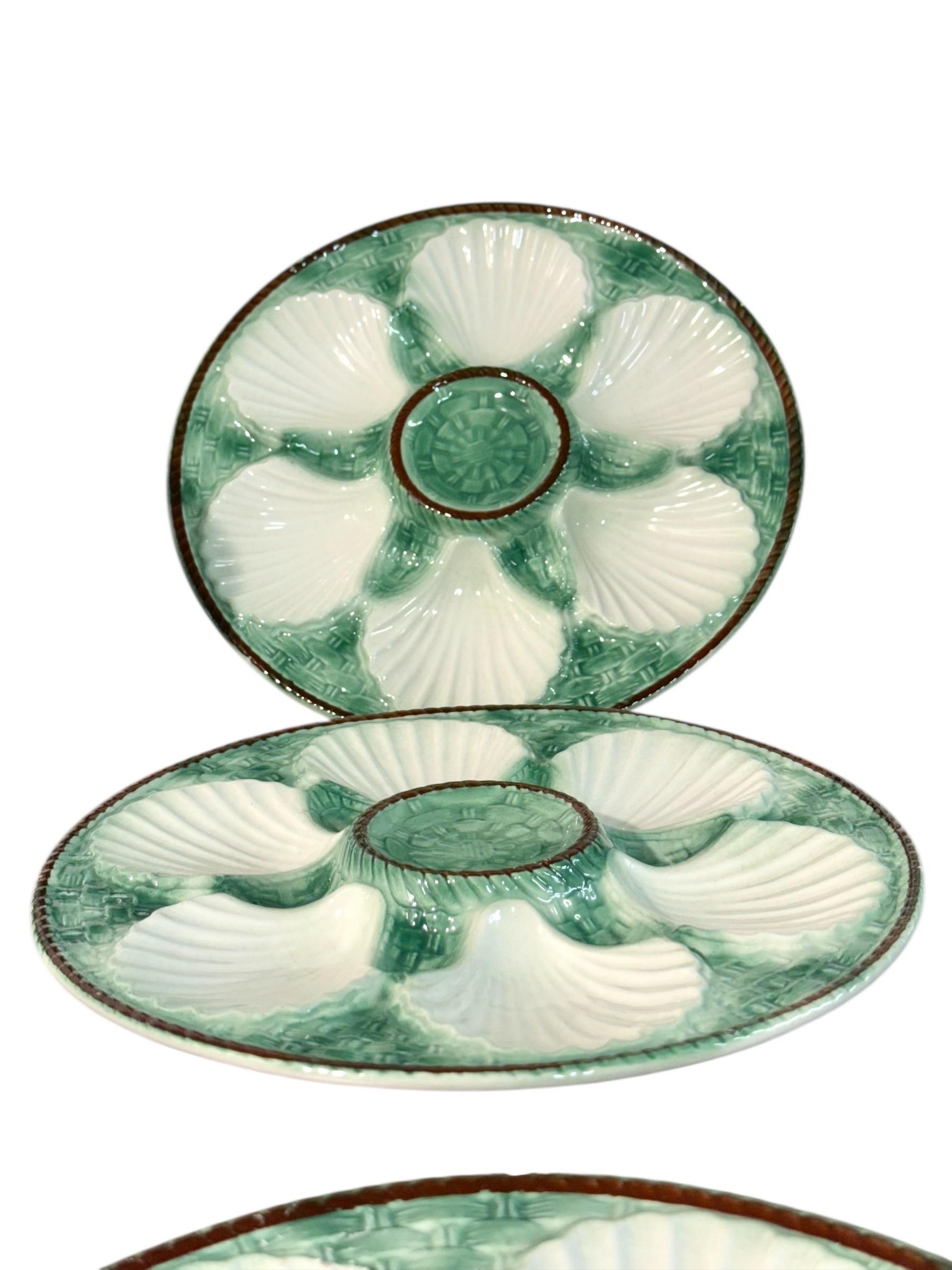 Set d'assiettes à huîtres en majolique dans le style de Longchamps en vente 5