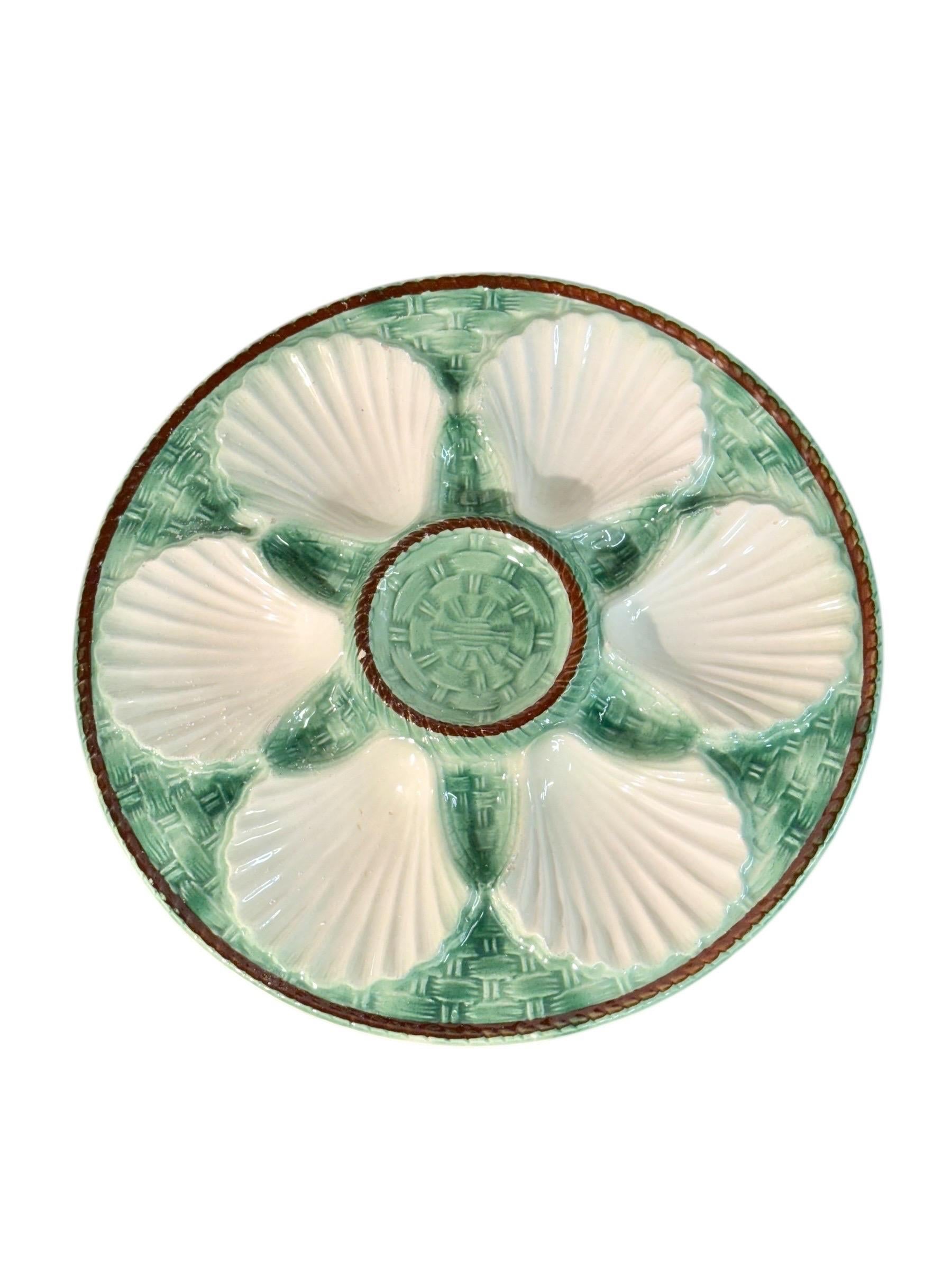 Set d'assiettes à huîtres en majolique dans le style de Longchamps Bon état - En vente à LA CIOTAT, FR