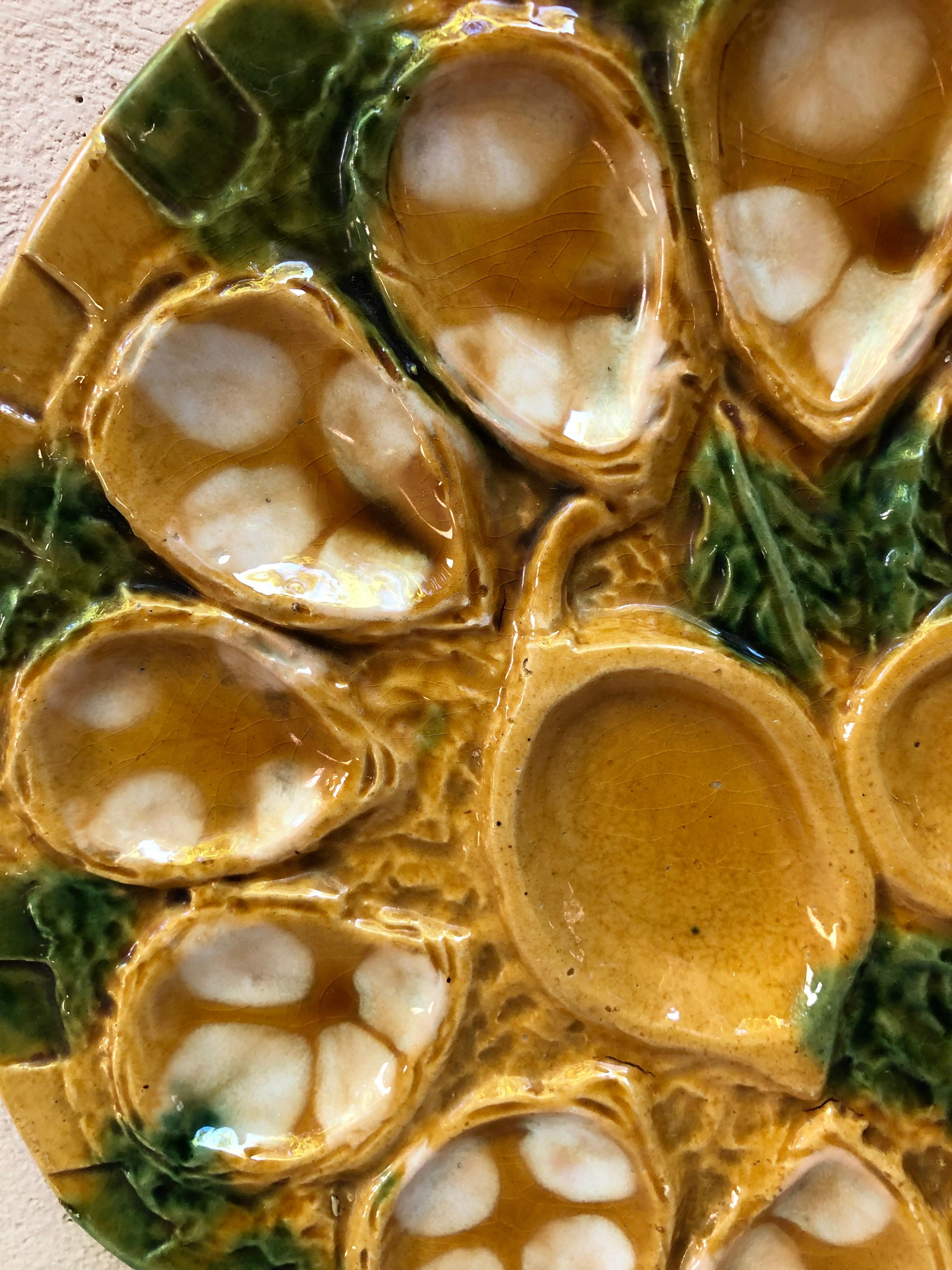 Mid-Century Modern Assiette à huîtres en majolique Aetgina Vallauris vers 1950 en vente
