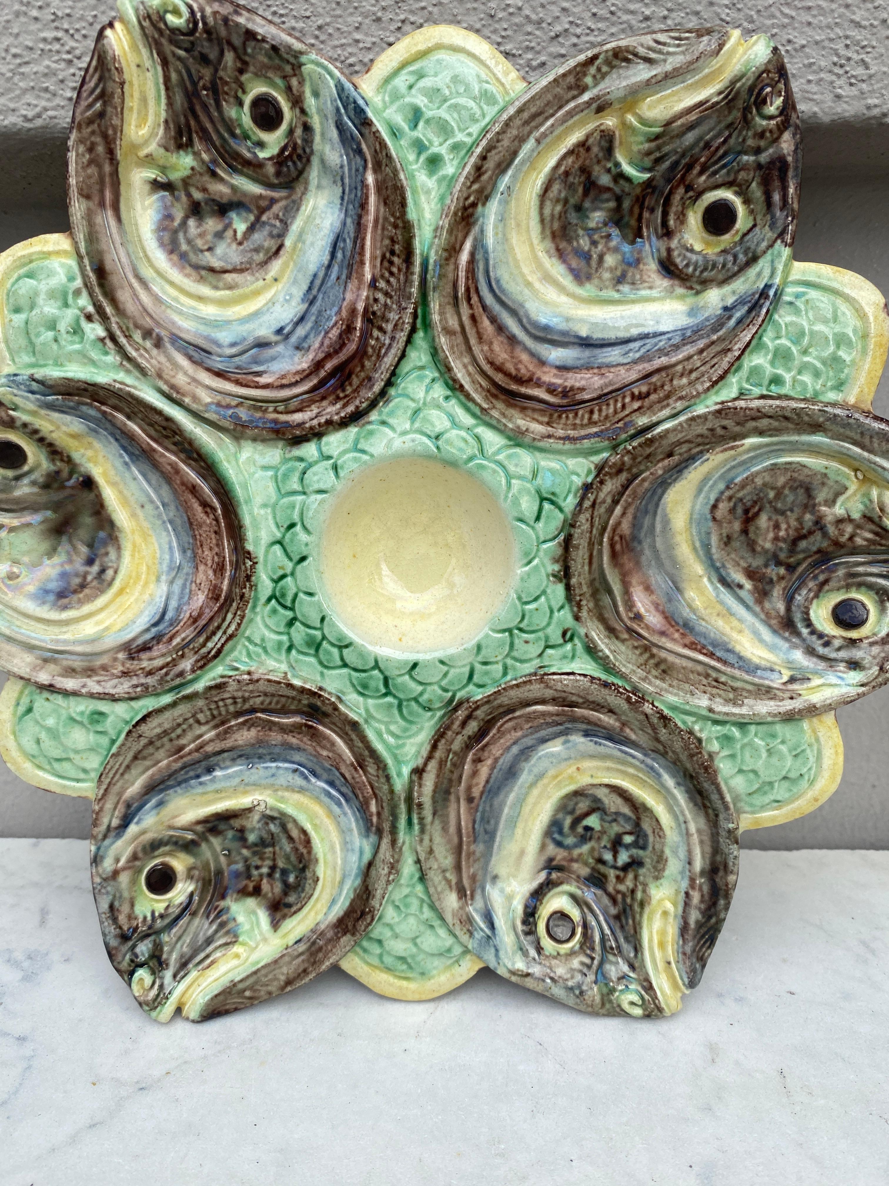 Victorian Majolica Palissy Fish Heads Oyster Plate Thomas Sergent, circa 1880 For Sale