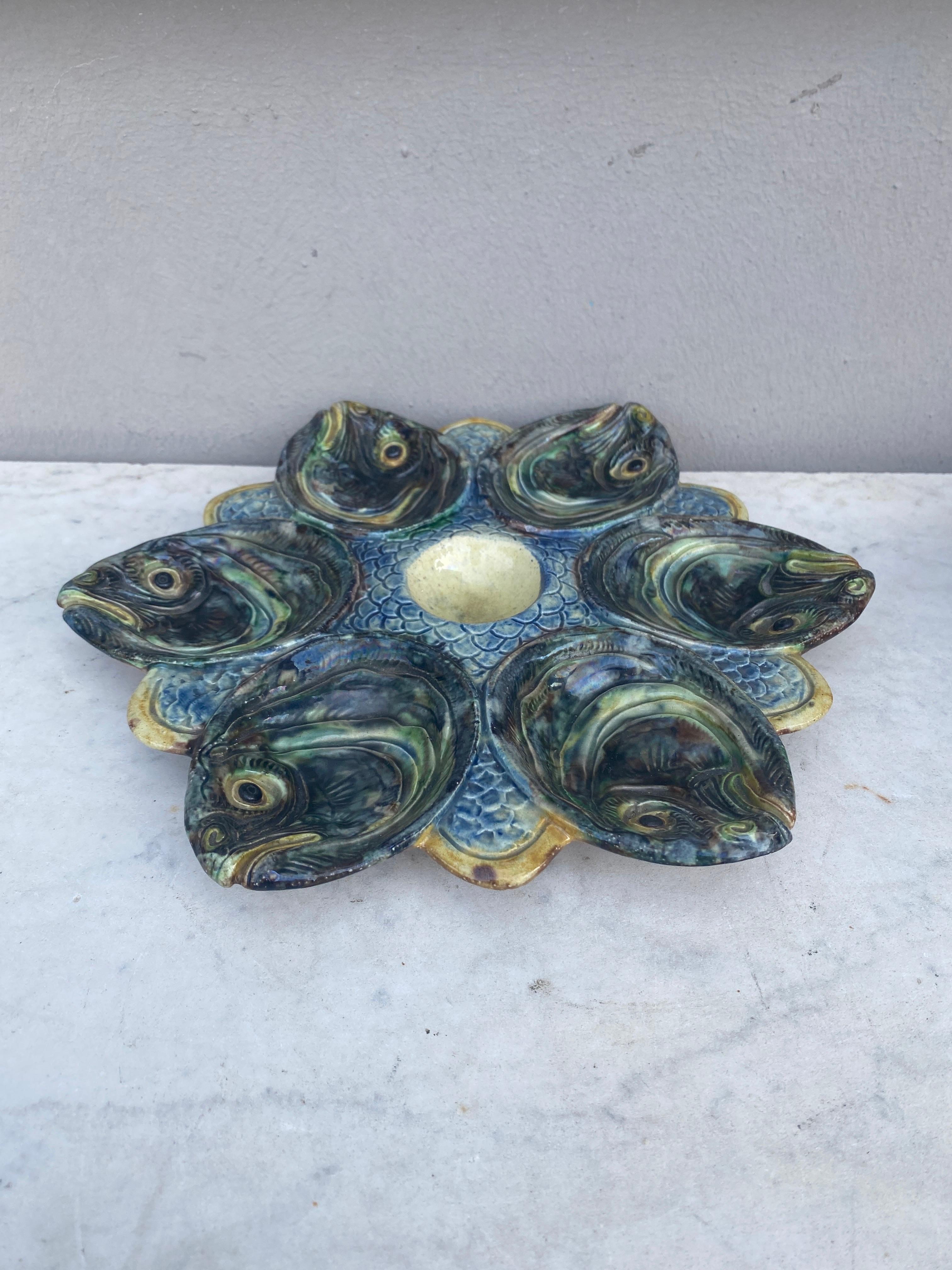French Majolica Palissy Fish Heads Oyster Plate Thomas Sergent, circa 1880