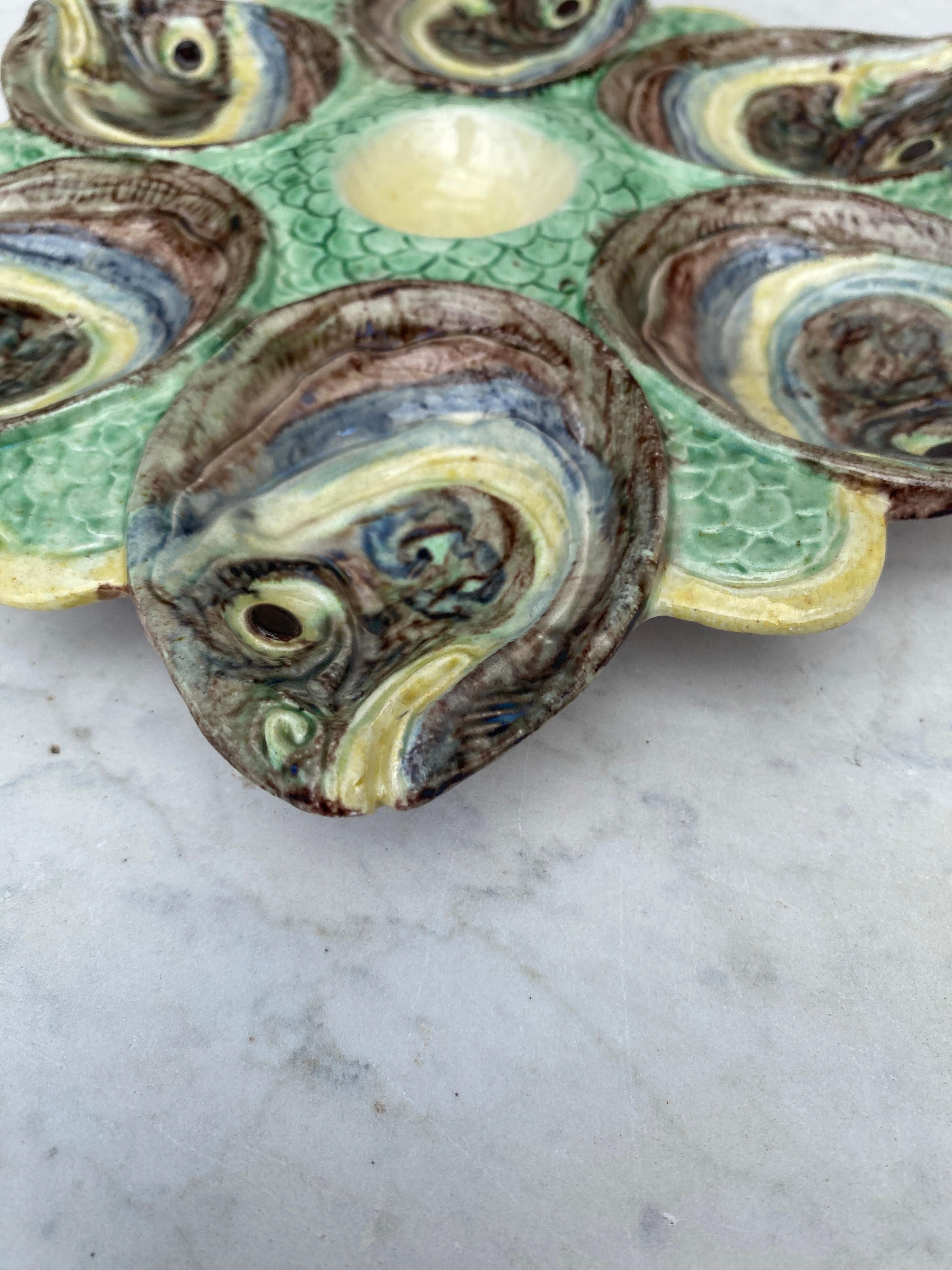 Fin du XIXe siècle Assiette à huîtres à têtes de poisson en majolique de Palissy Thomas Sergent, vers 1880 en vente