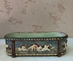 Jardinière en majolique de Palissy avec les musiciens de Puttis Thomas Sergent, vers 1880