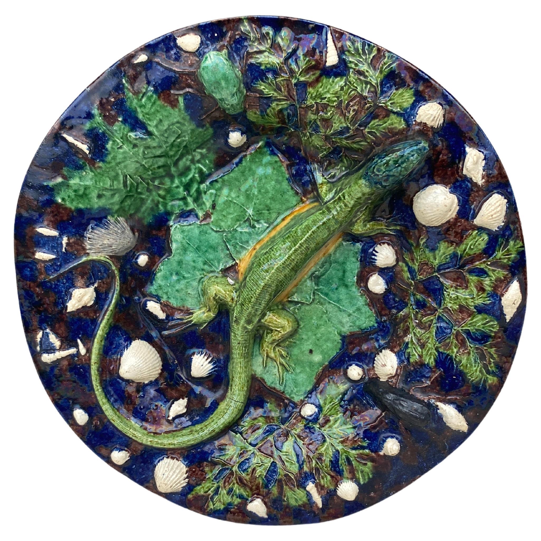 Tirador de plato con pie de lagarto de Palissy de mayólica, hacia 1870 en venta