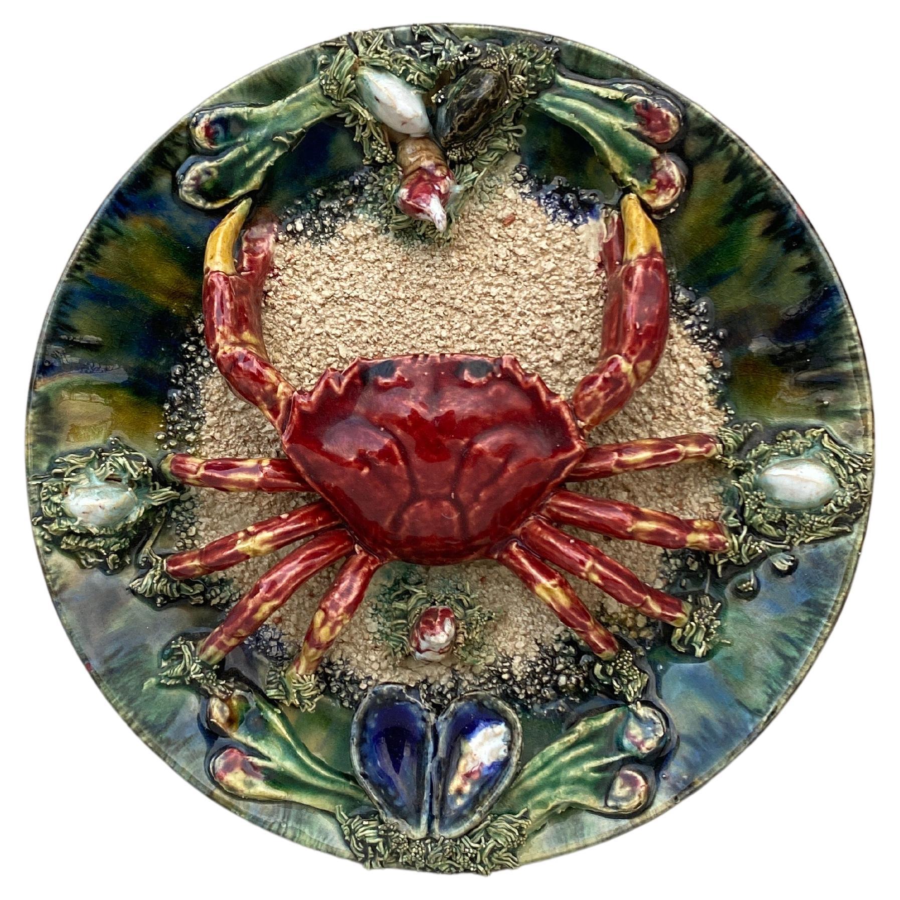 Assiette murale de crabe portugais en majolique Palissy, vers 1940