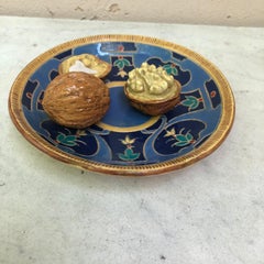 Plato de mayólica con nueces de Palissy Auguste De Chauvigne circa 1879