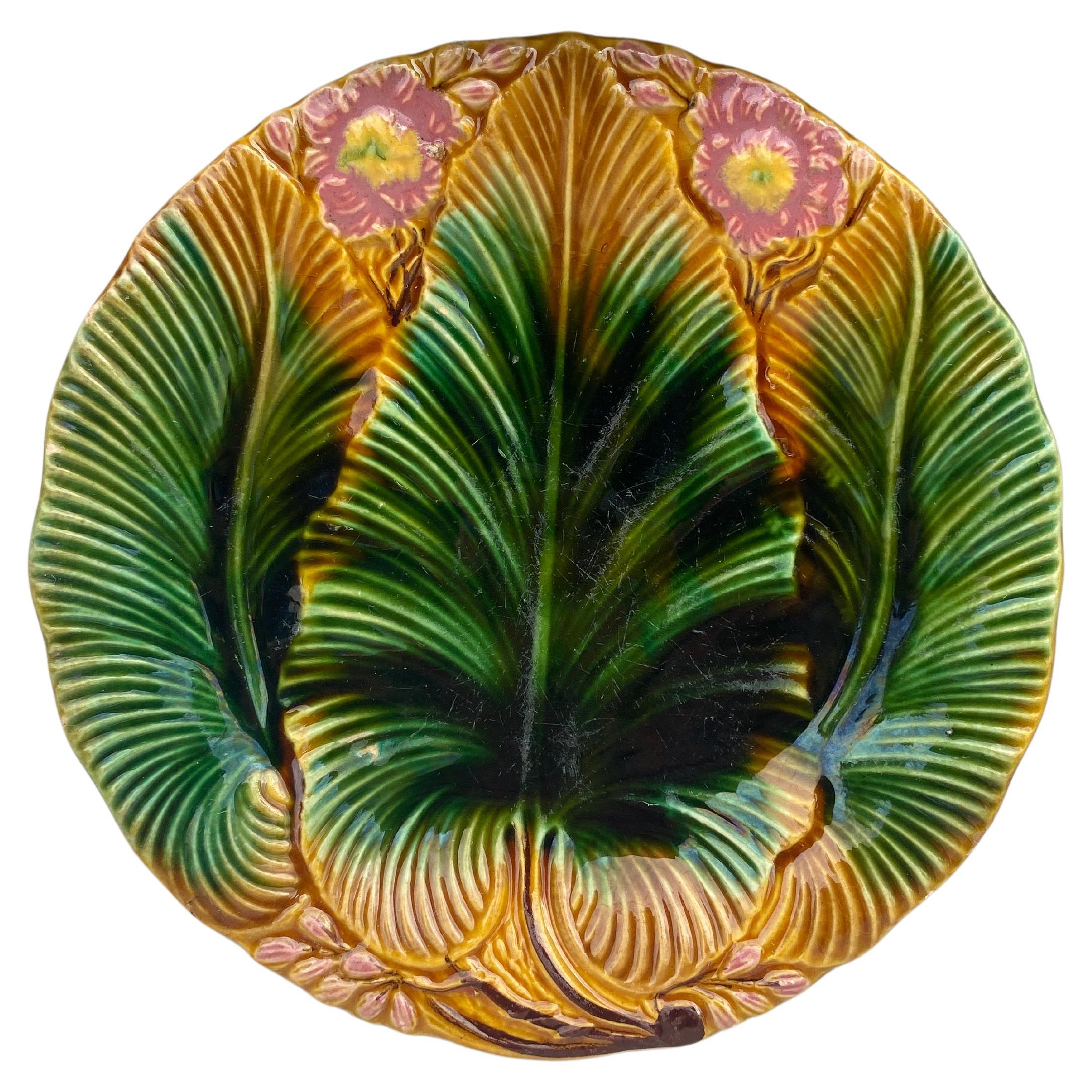Assiette en majolique à feuilles de palmier Villeroy & Boch, vers 1890